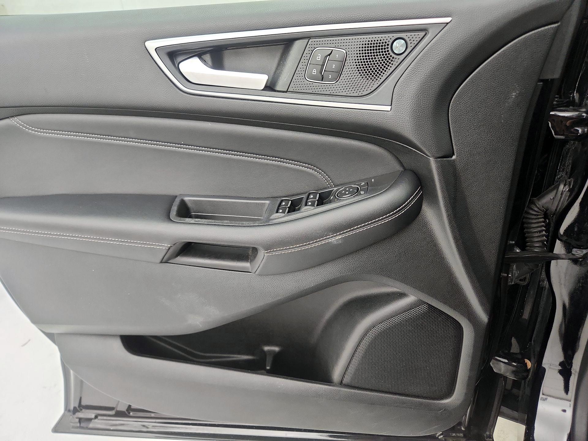 Thumbnail: 2022 Ford Edge - 12