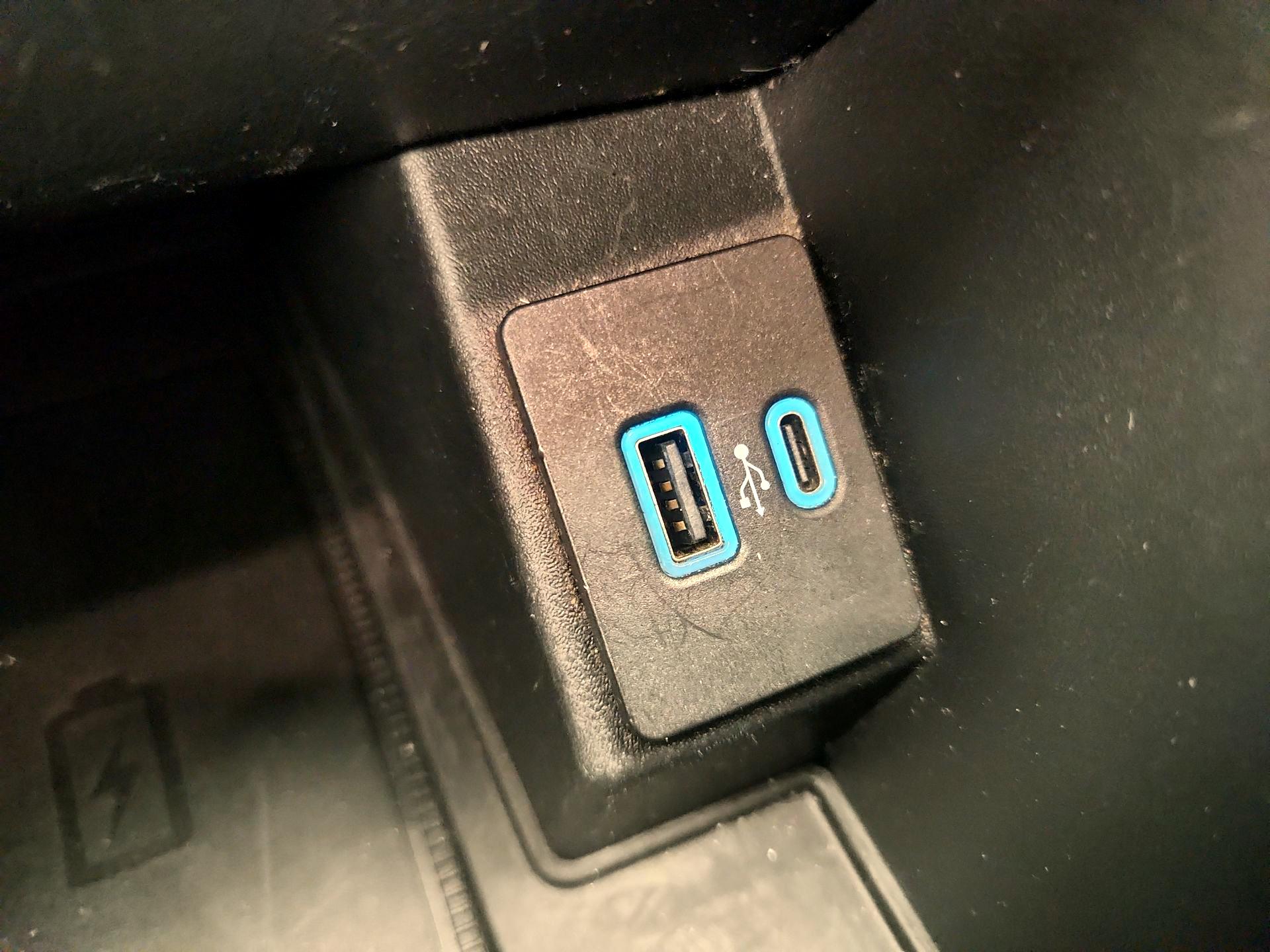 Thumbnail: 2022 Ford Edge - 19