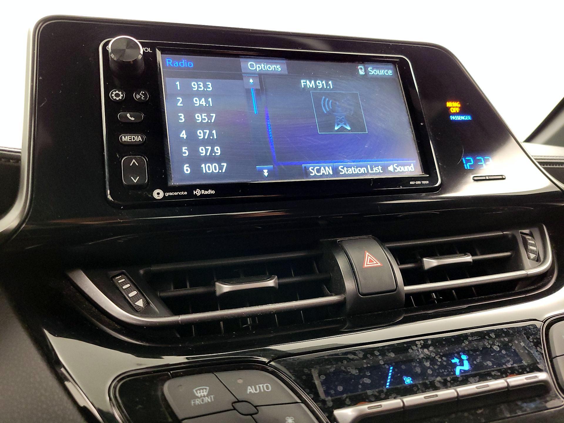 Thumbnail: 2018 Toyota C-HR - 15