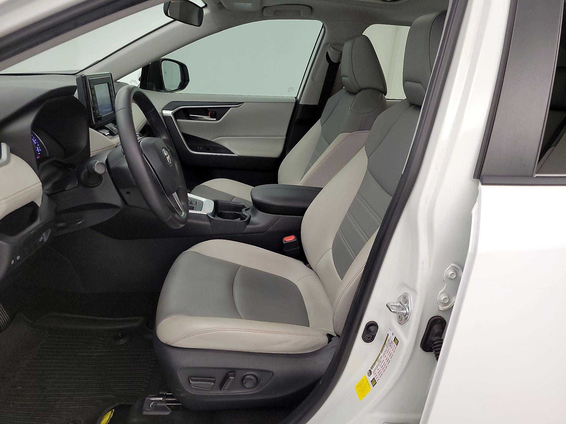 Thumbnail: 2019 Toyota RAV4 - 11