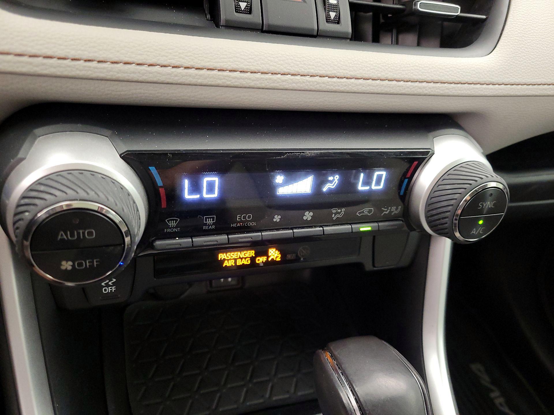 Thumbnail: 2019 Toyota RAV4 - 16