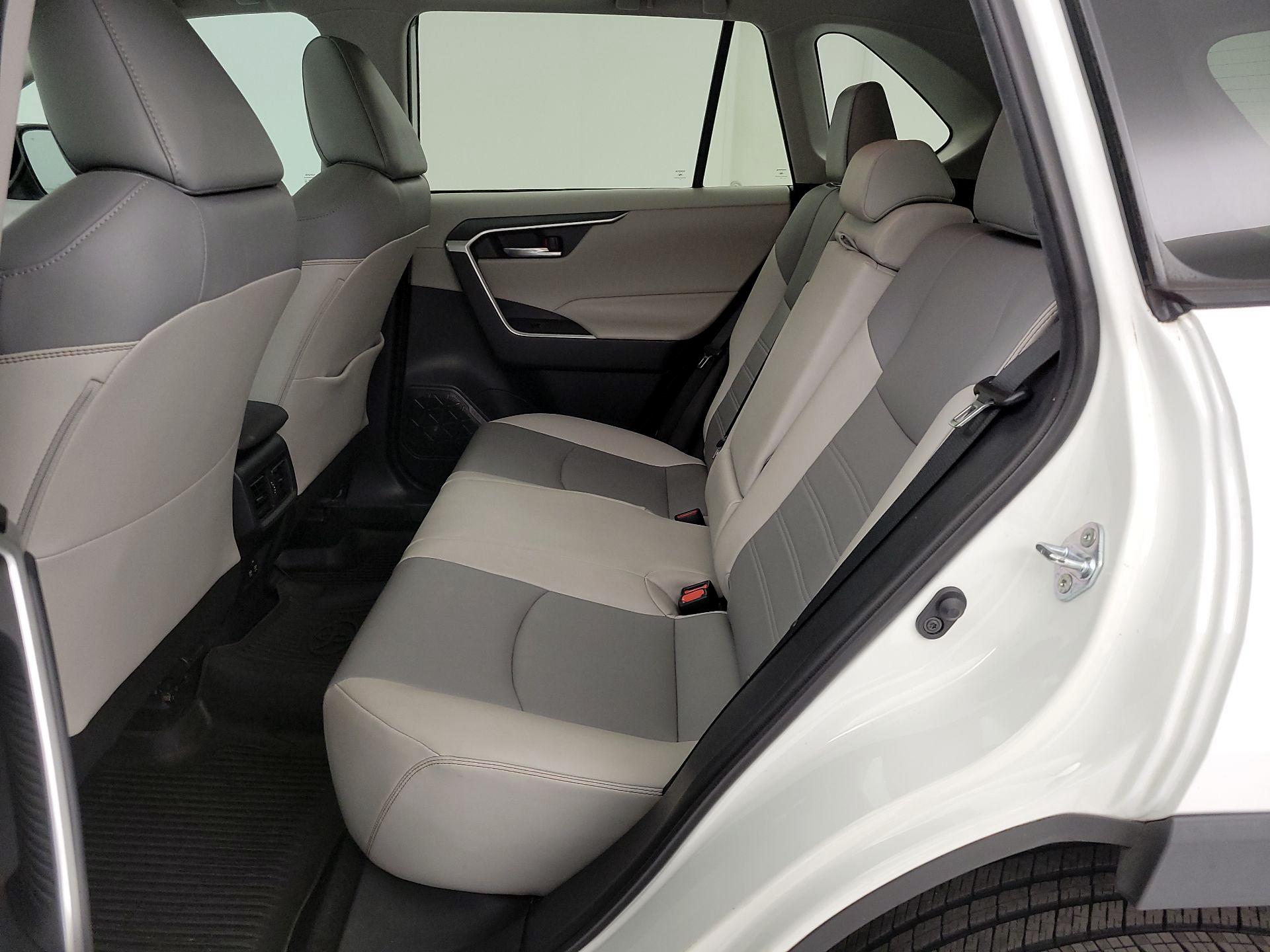 Thumbnail: 2019 Toyota RAV4 - 20