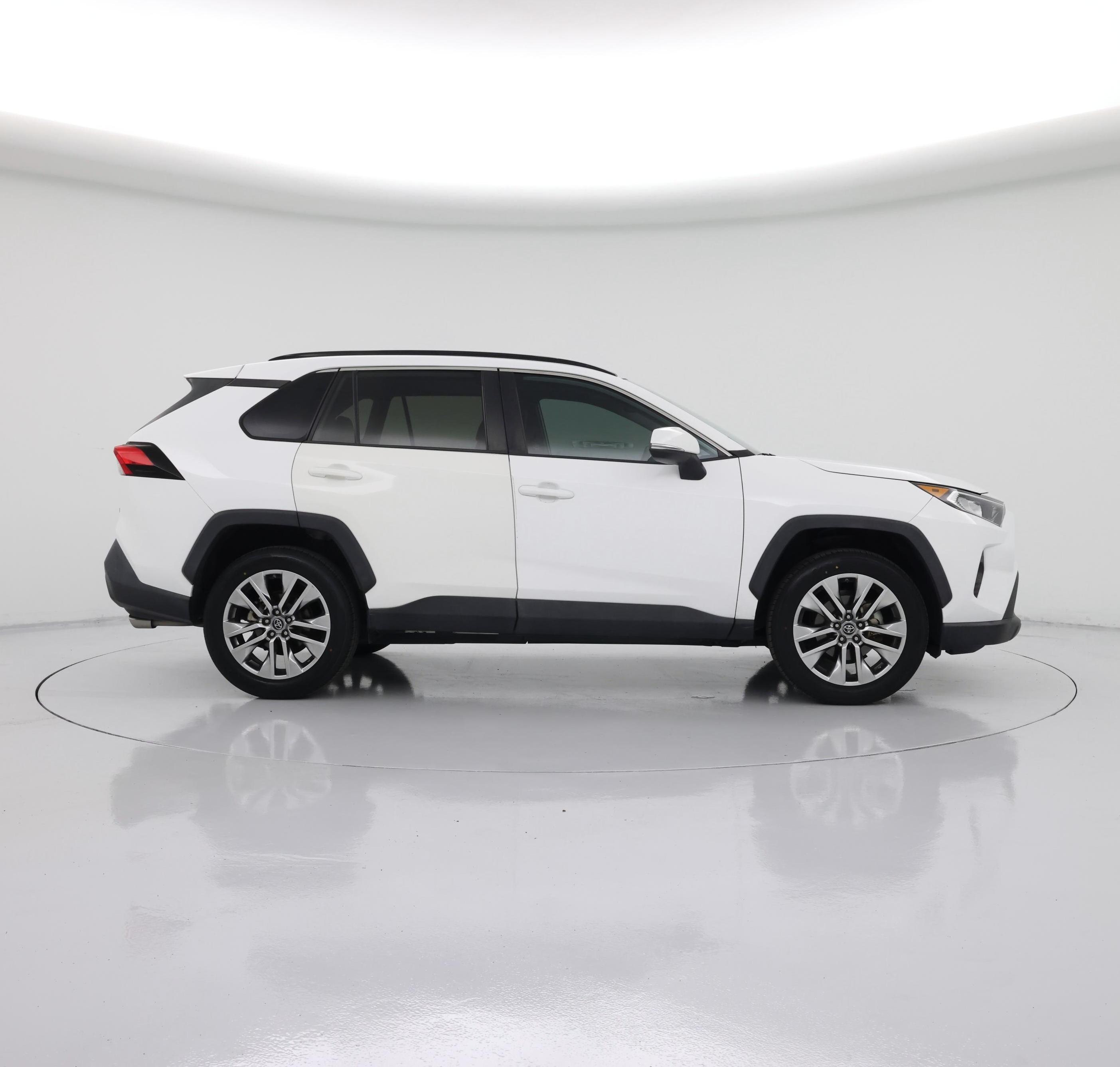 Thumbnail: 2019 Toyota RAV4 - 7