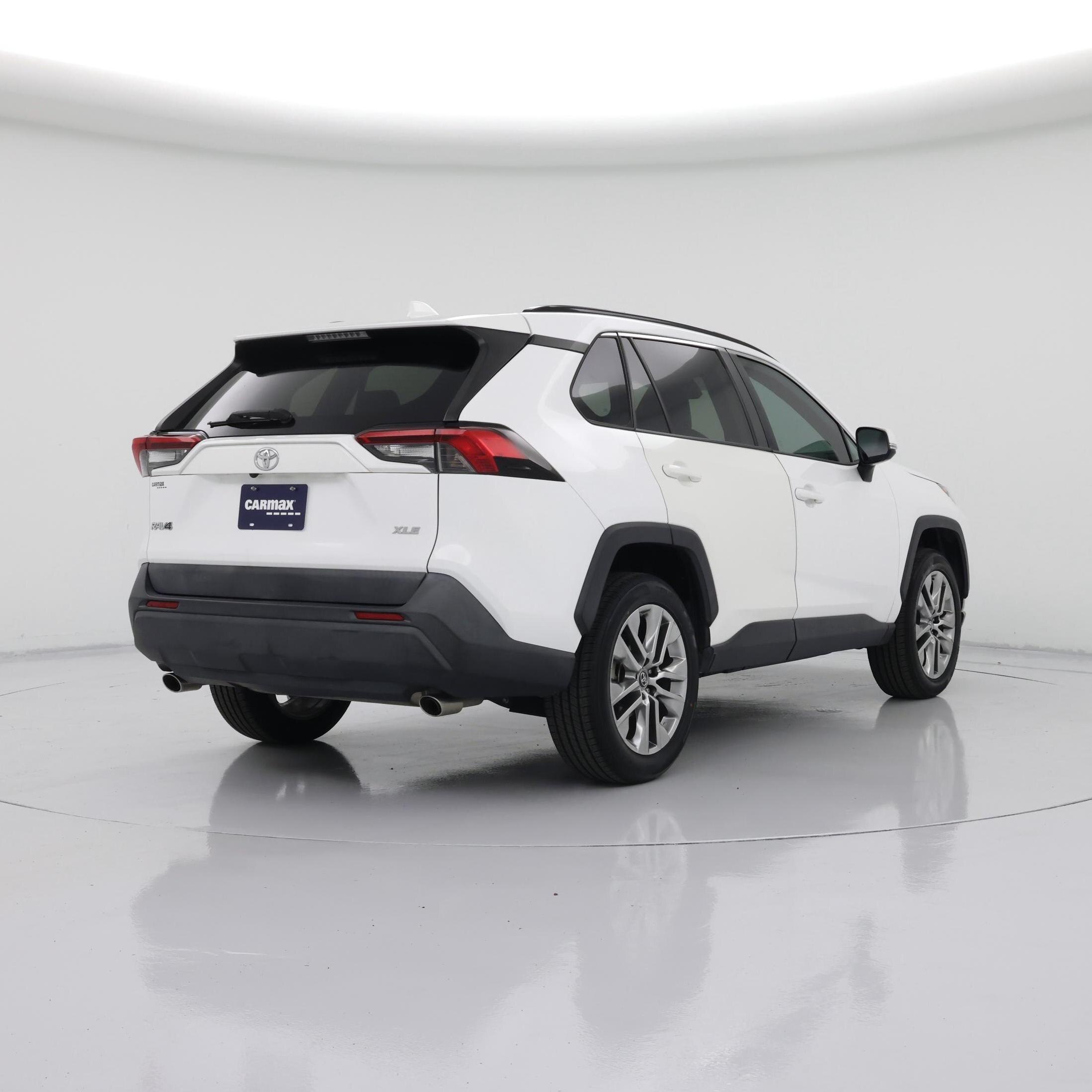 Thumbnail: 2019 Toyota RAV4 - 8