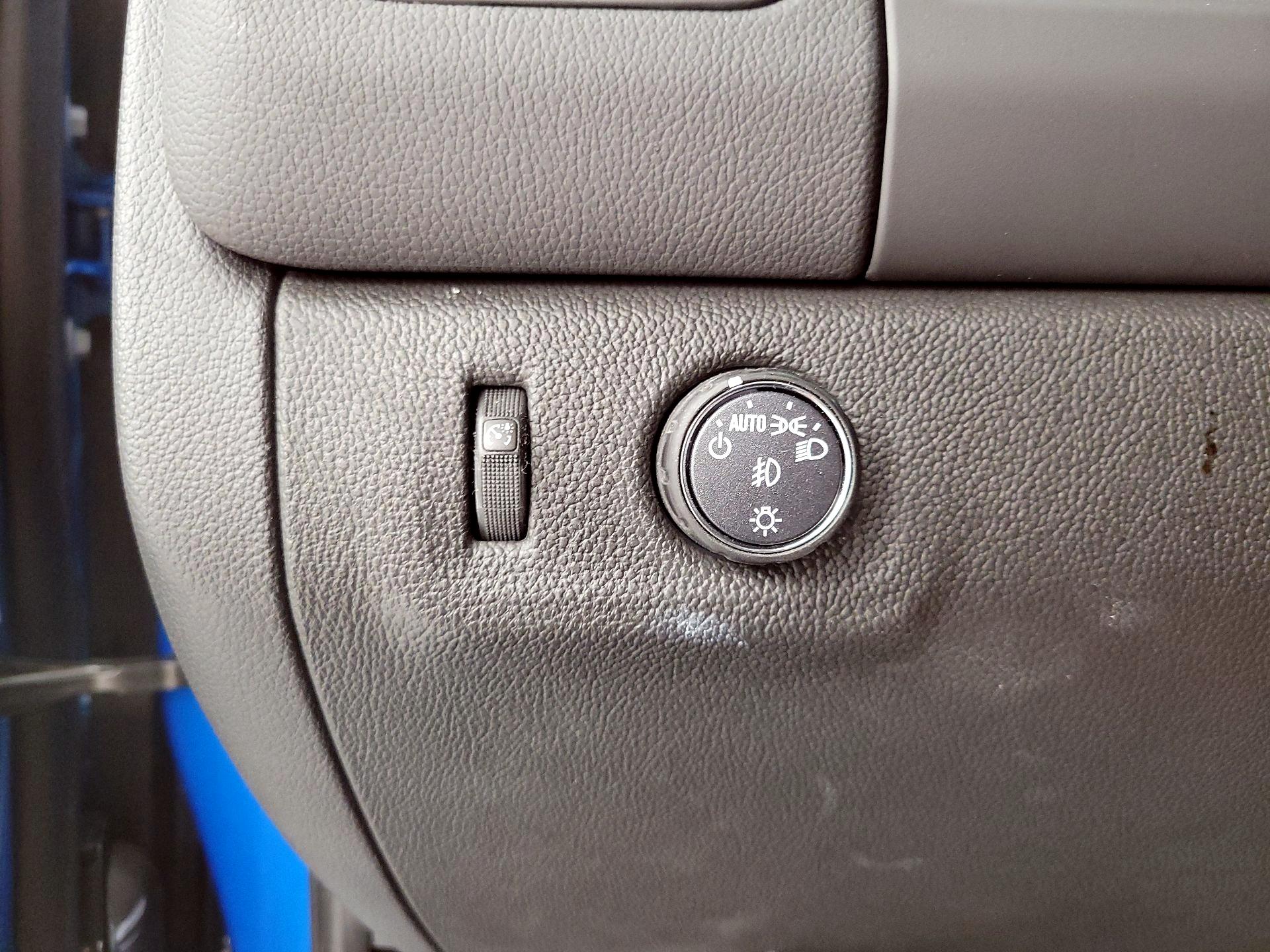 Thumbnail: 2022 Chevrolet Colorado - 13