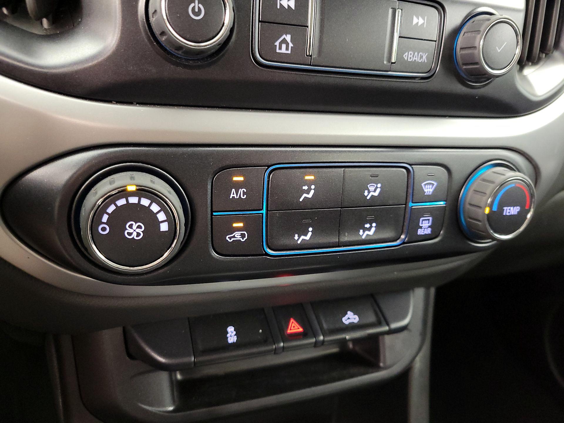 Thumbnail: 2022 Chevrolet Colorado - 16