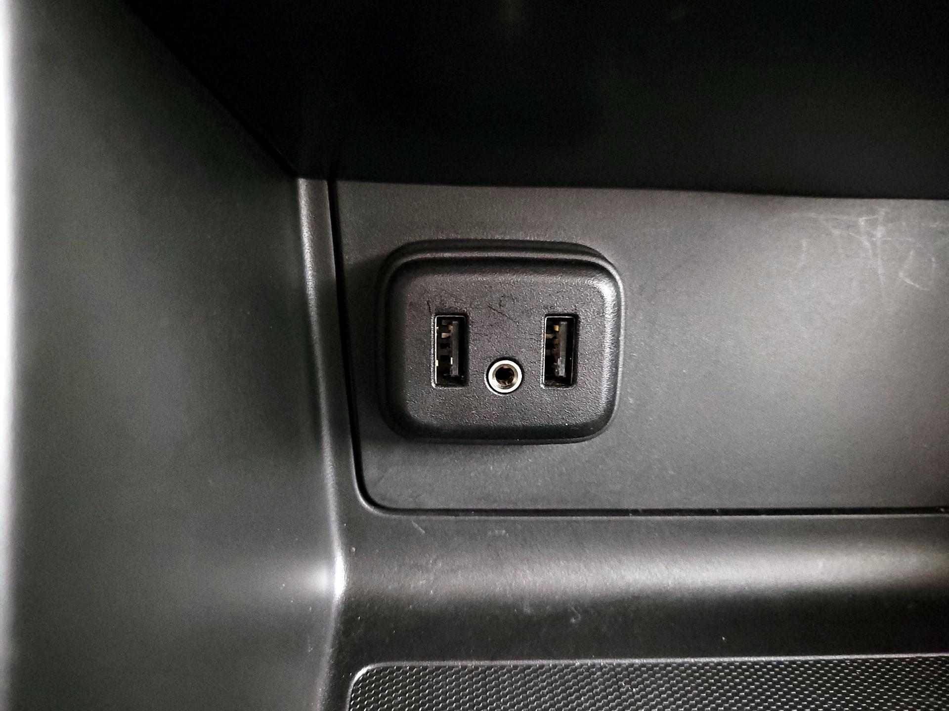 Thumbnail: 2022 Chevrolet Colorado - 18