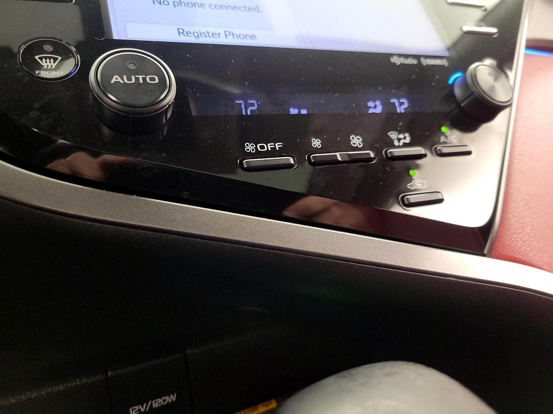 Thumbnail: 2020 Toyota Camry - 16