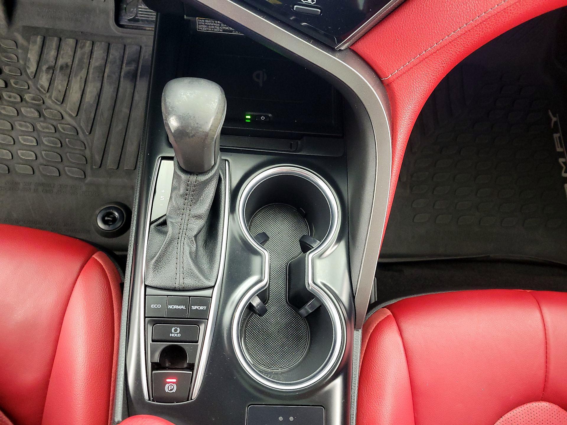 Thumbnail: 2020 Toyota Camry - 17