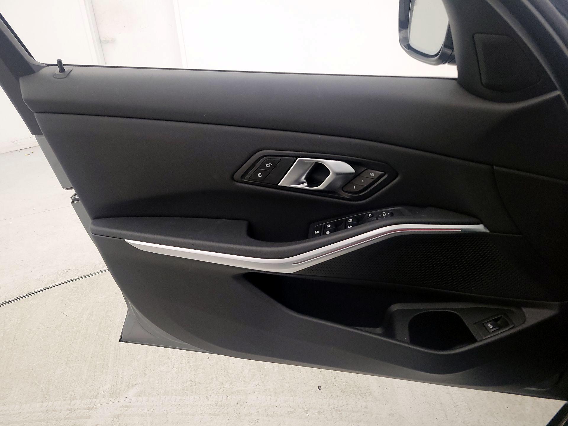 Thumbnail: 2024 BMW 3 Series - 12