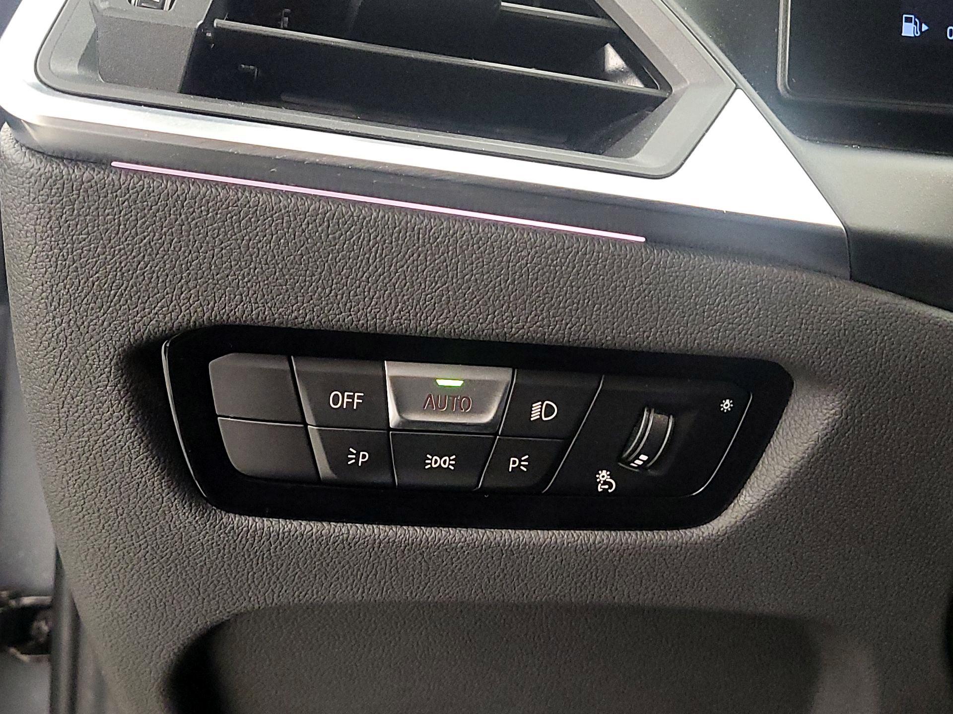 Thumbnail: 2024 BMW 3 Series - 13