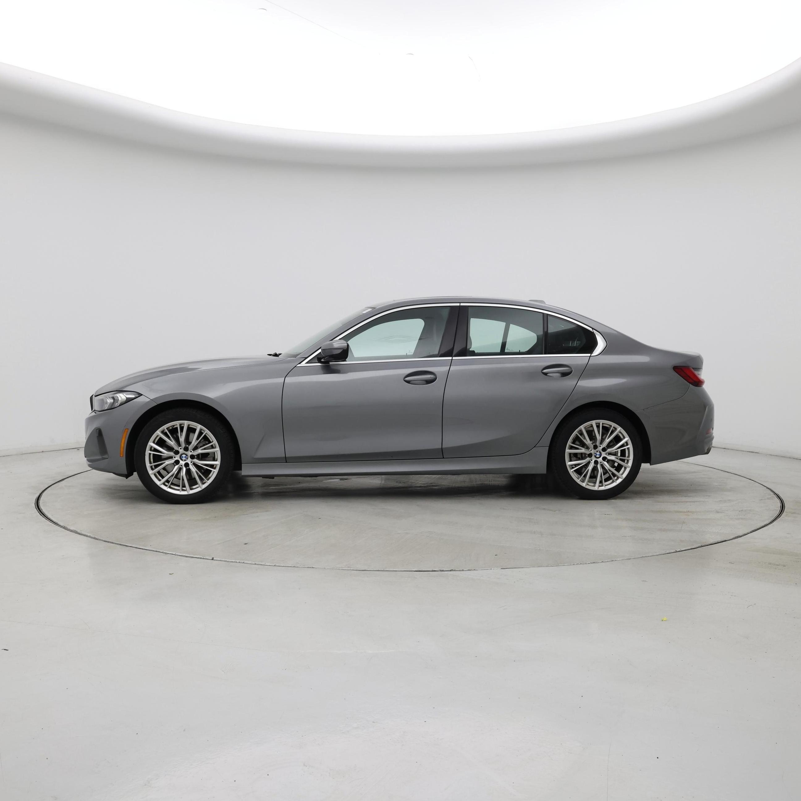 Thumbnail: 2024 BMW 3 Series - 3