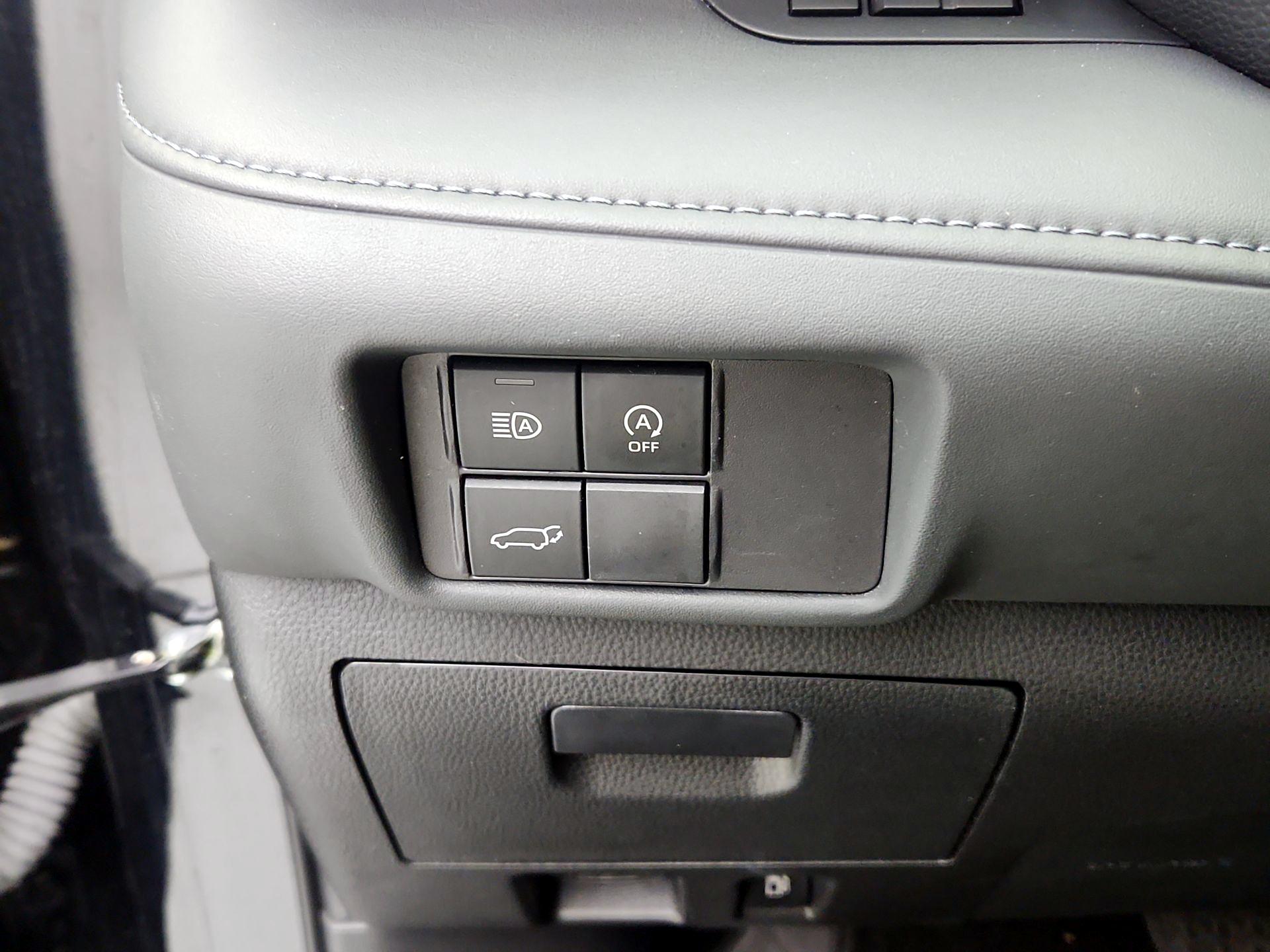 Thumbnail: 2023 Toyota Highlander - 13