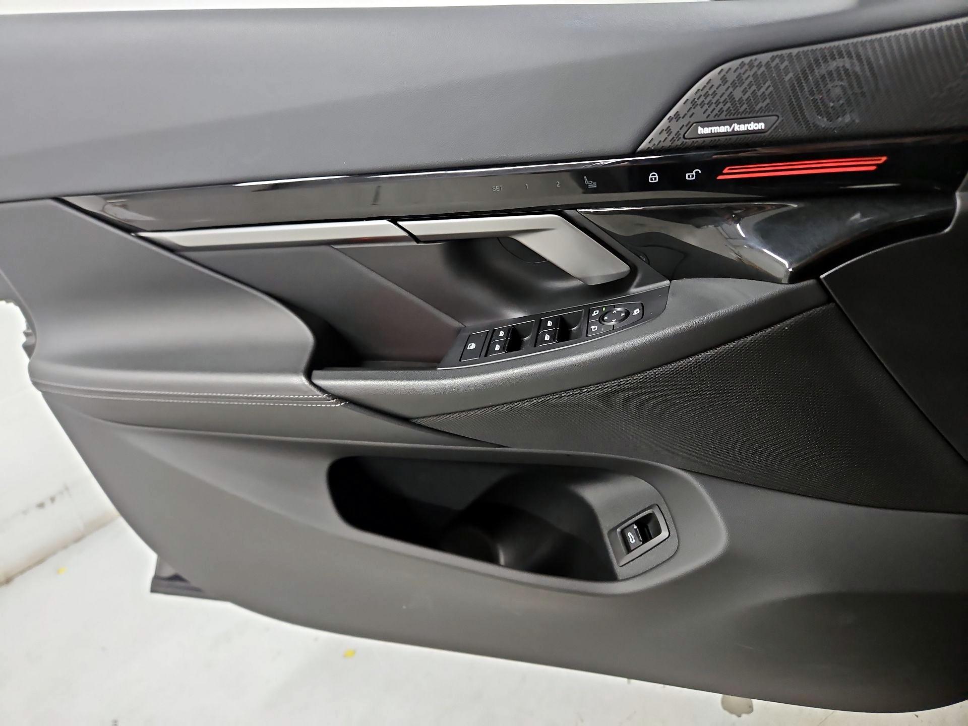 Thumbnail: 2024 BMW 5 Series - 12