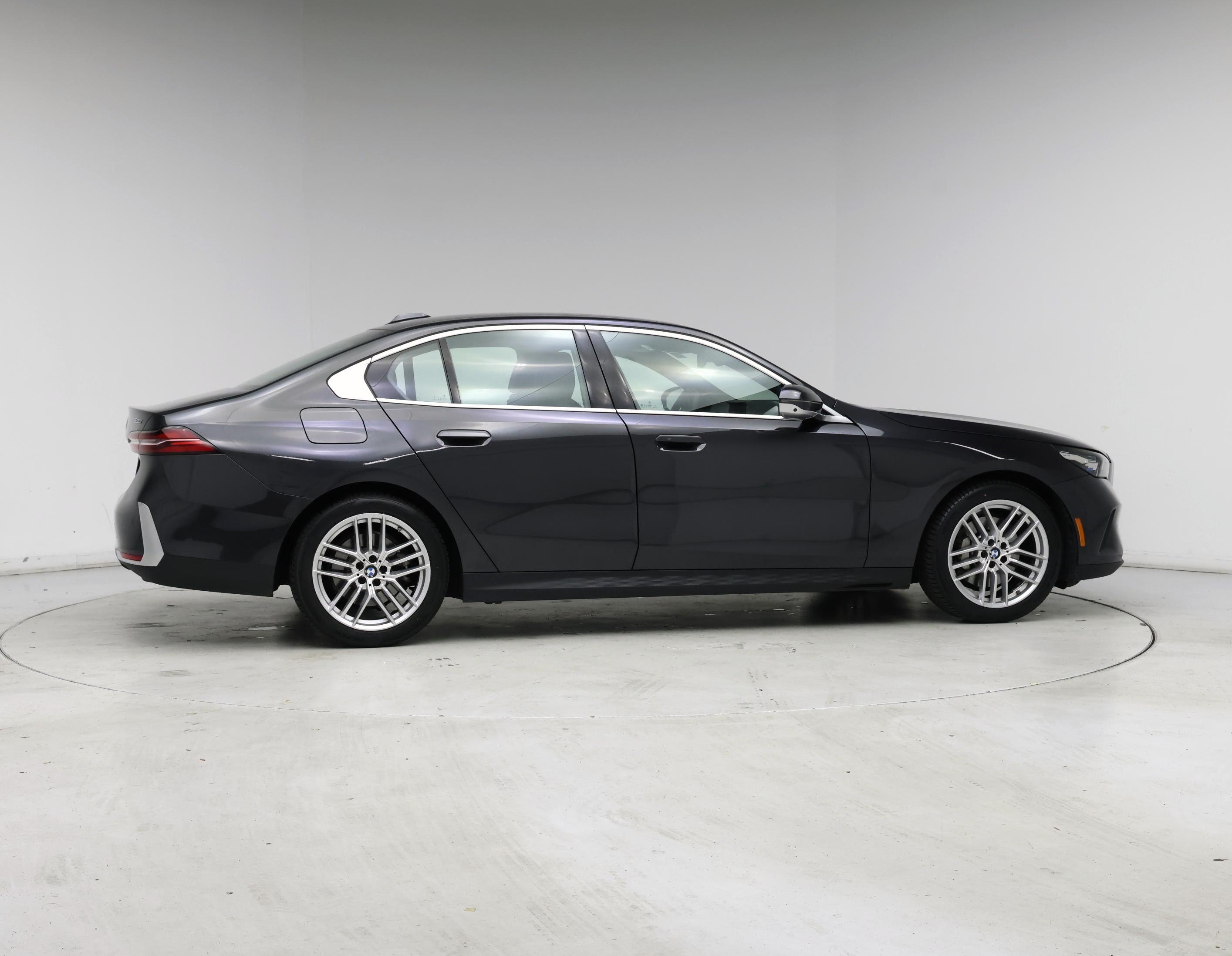 Thumbnail: 2024 BMW 5 Series - 7