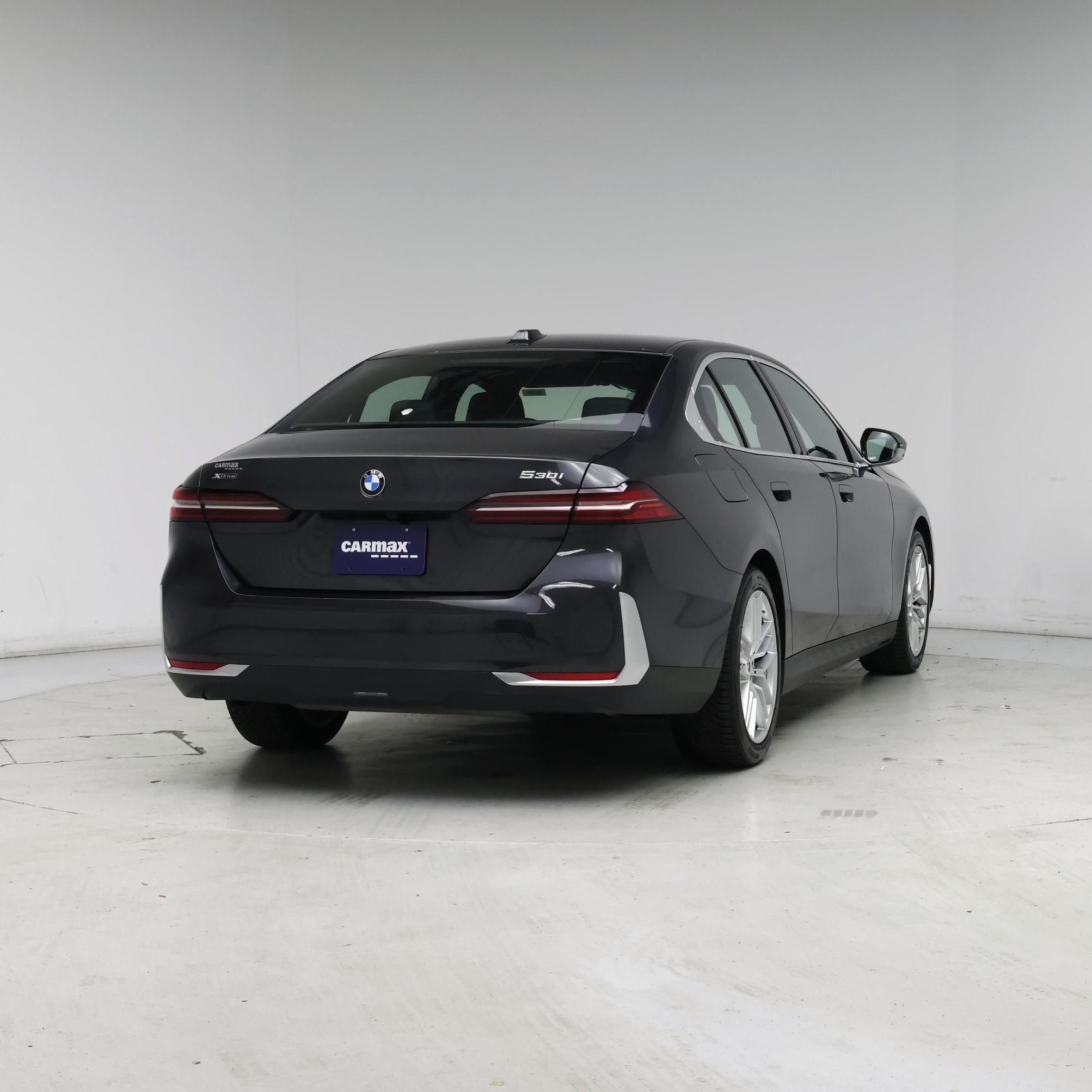 Thumbnail: 2024 BMW 5 Series - 8