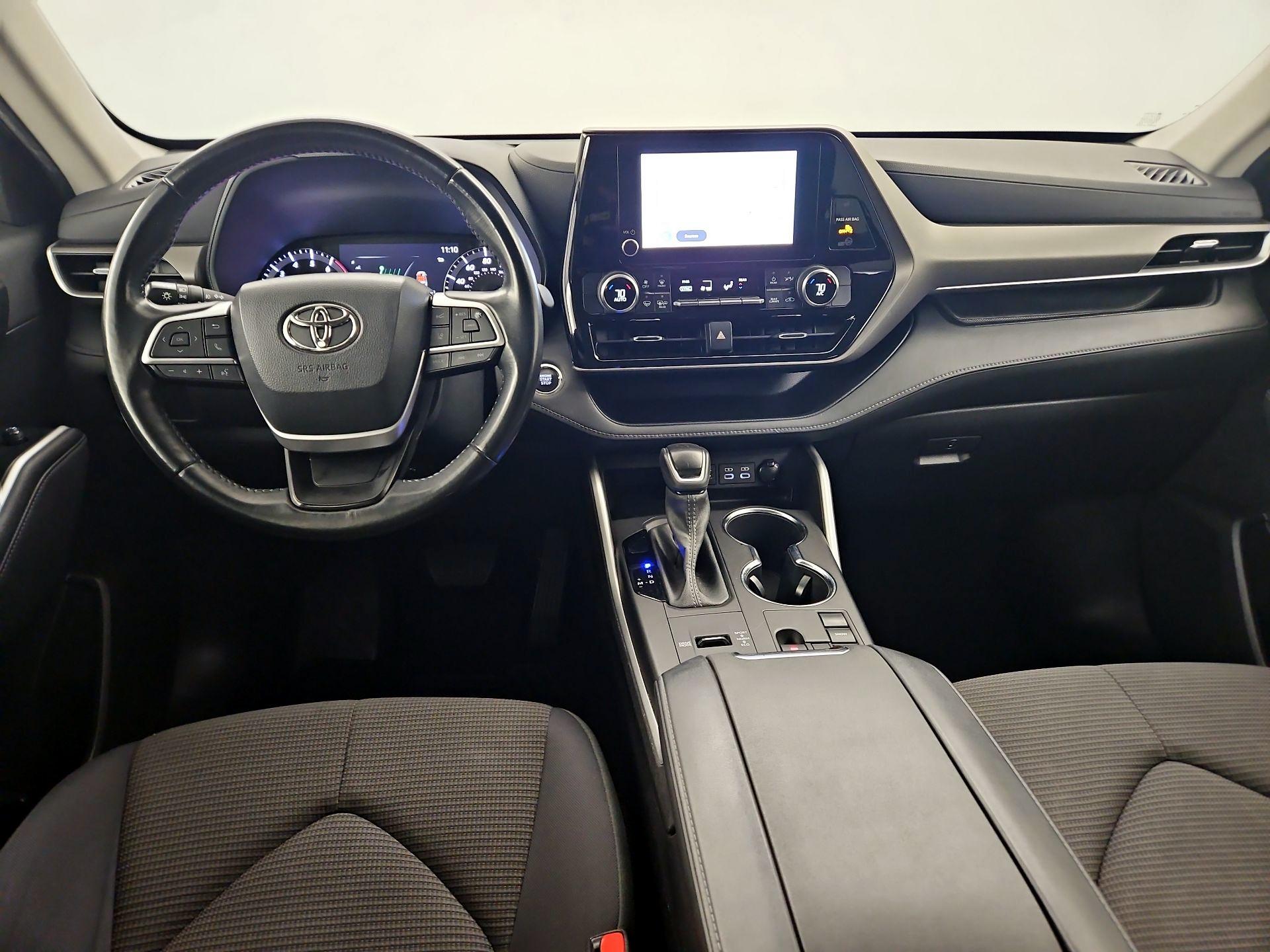 Thumbnail: 2023 Toyota Highlander - 9