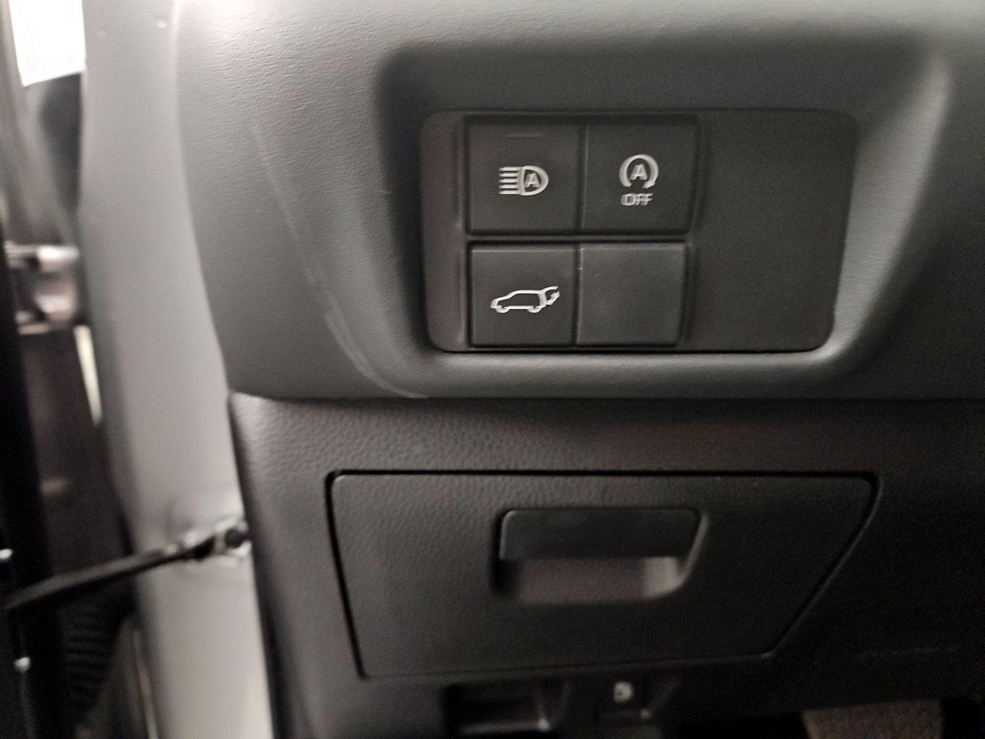 Thumbnail: 2023 Toyota Highlander - 13