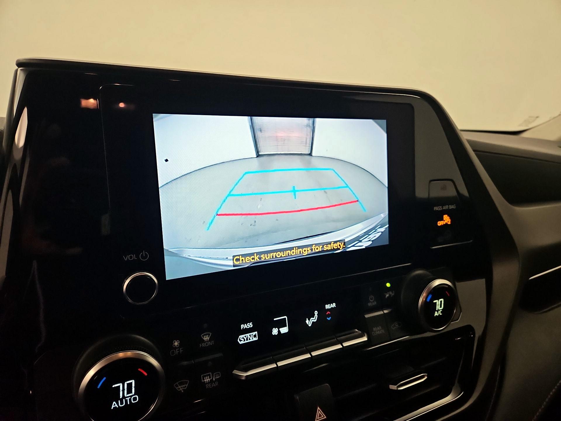 Thumbnail: 2023 Toyota Highlander - 14