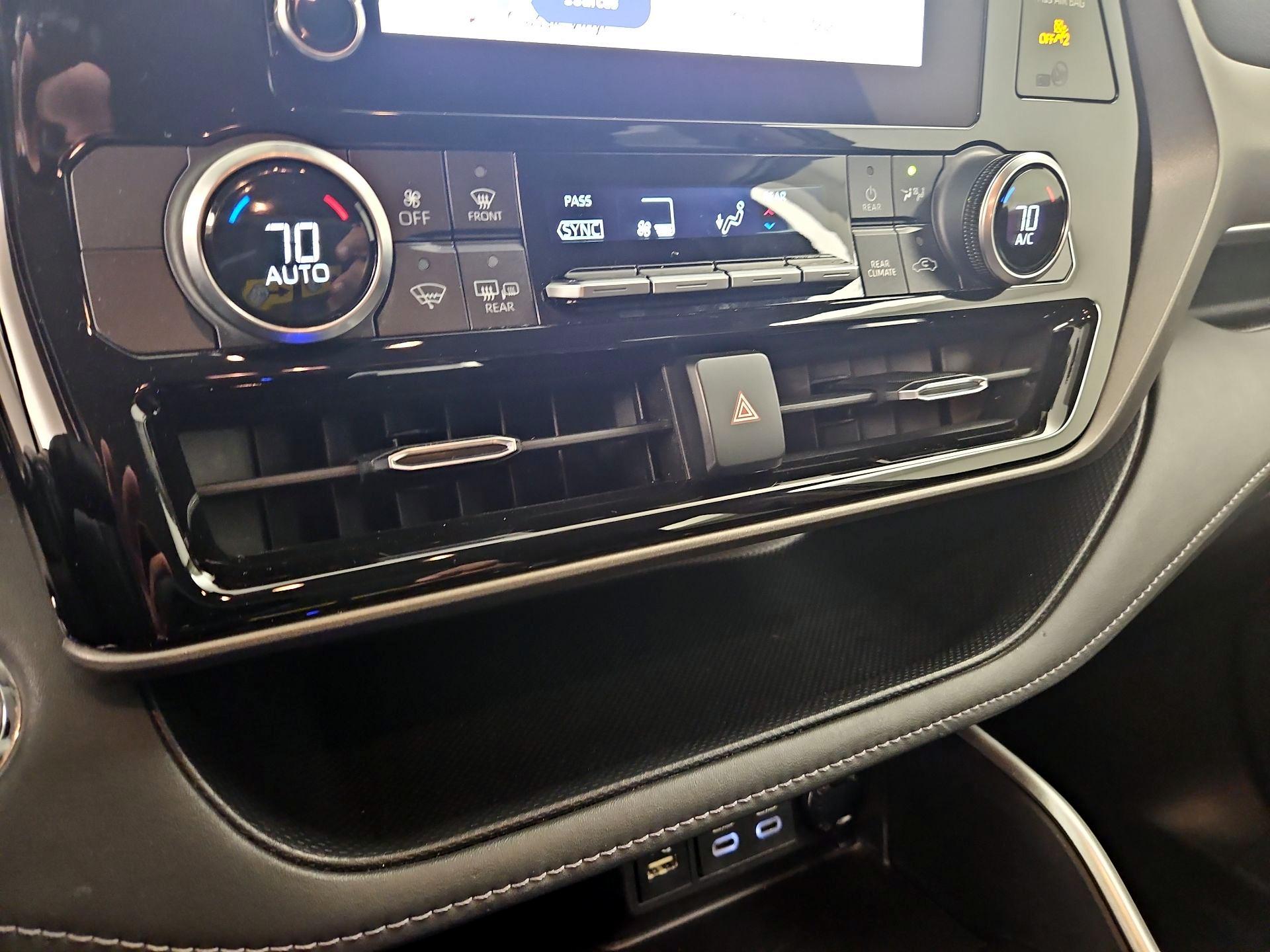 Thumbnail: 2023 Toyota Highlander - 16