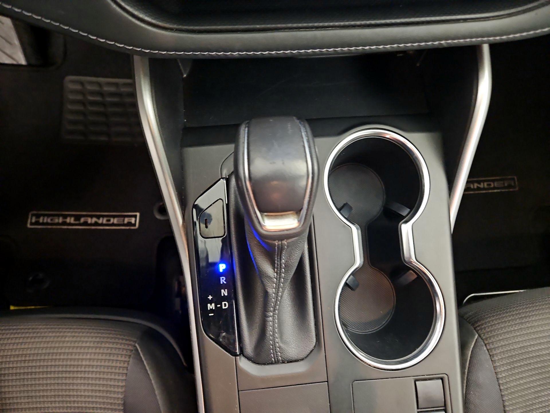 Thumbnail: 2023 Toyota Highlander - 17