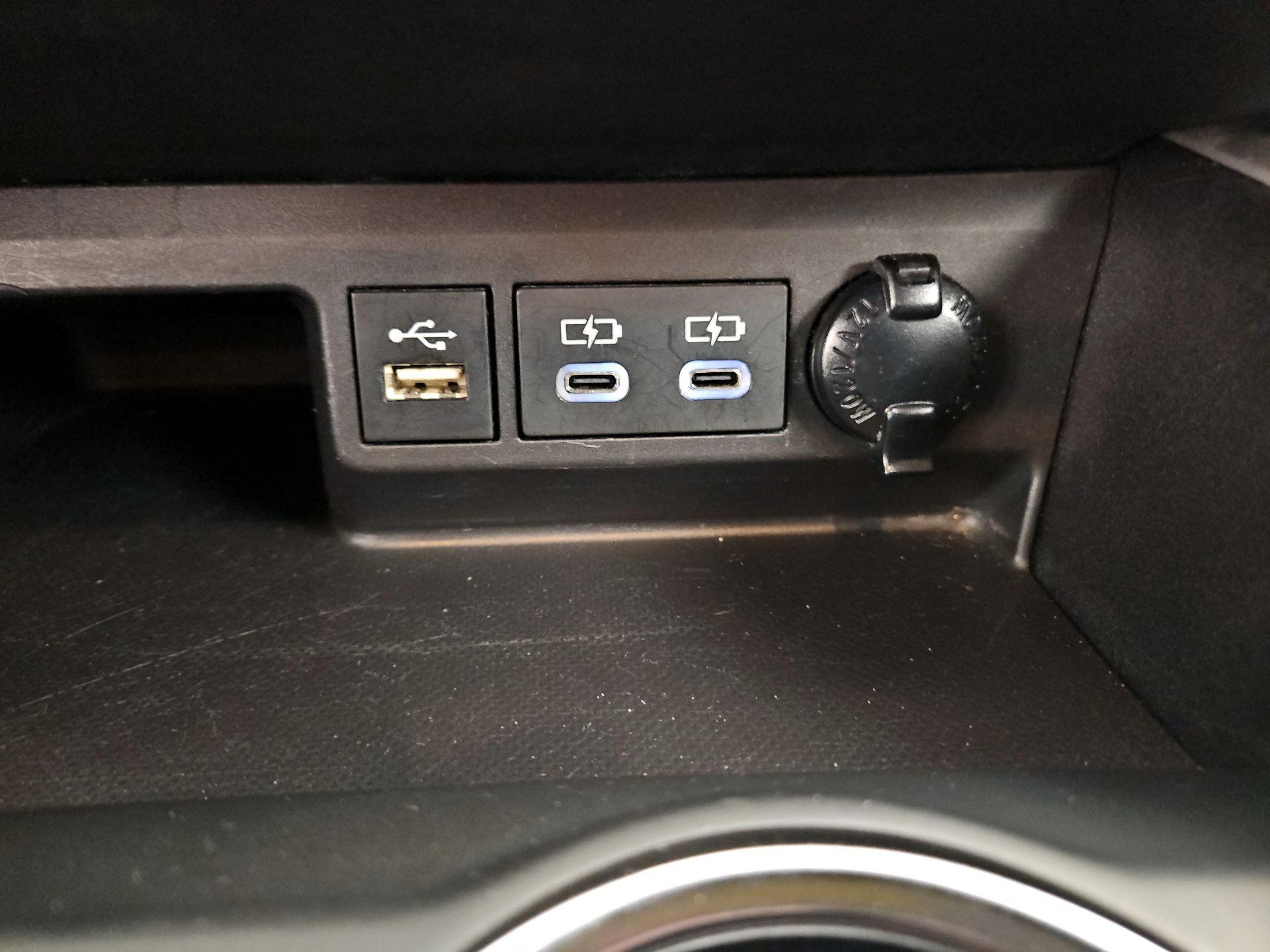 Thumbnail: 2023 Toyota Highlander - 18