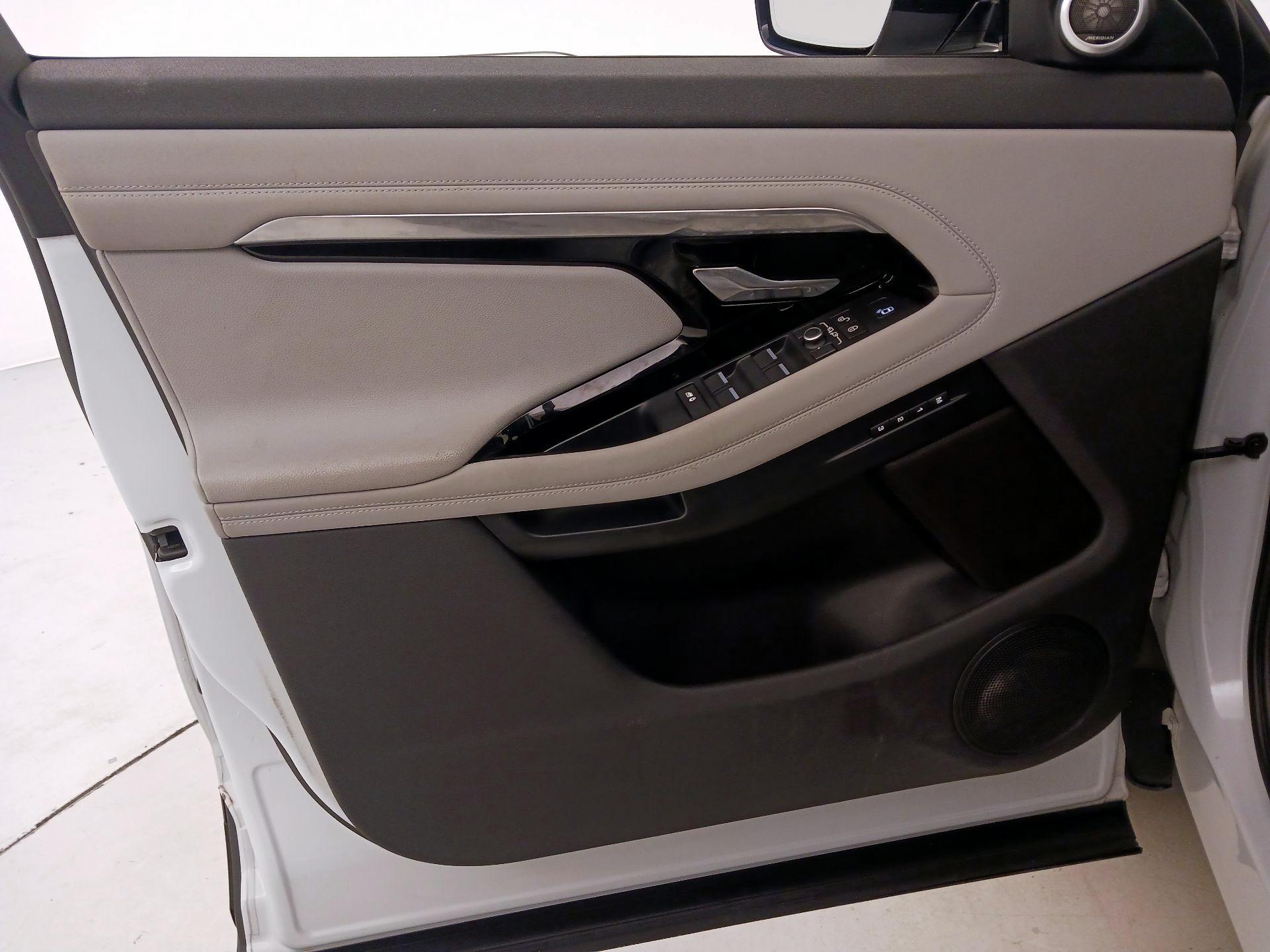 Thumbnail: 2020 Land Rover Range Rover Evoque - 12