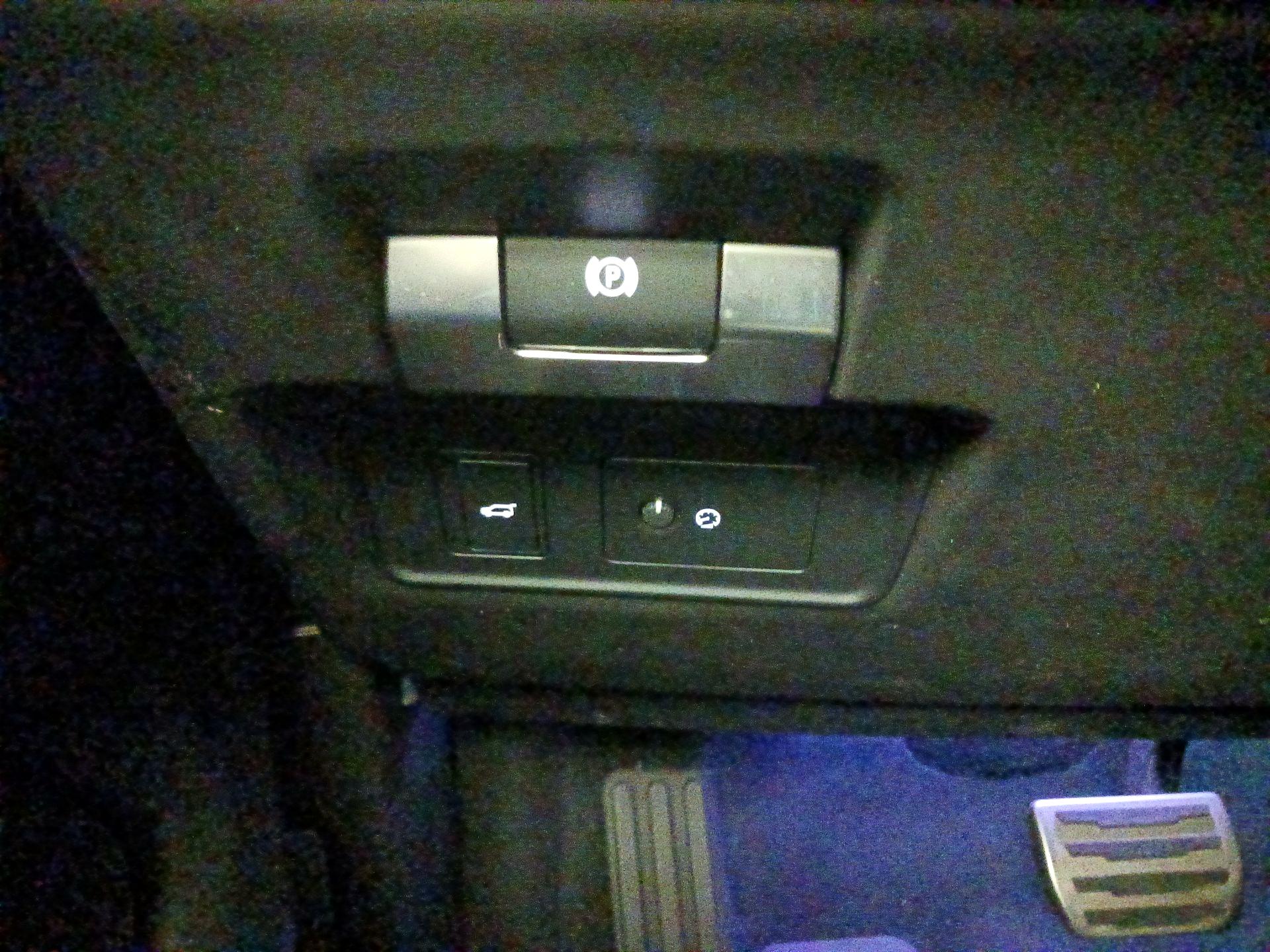 Thumbnail: 2020 Land Rover Range Rover Evoque - 13