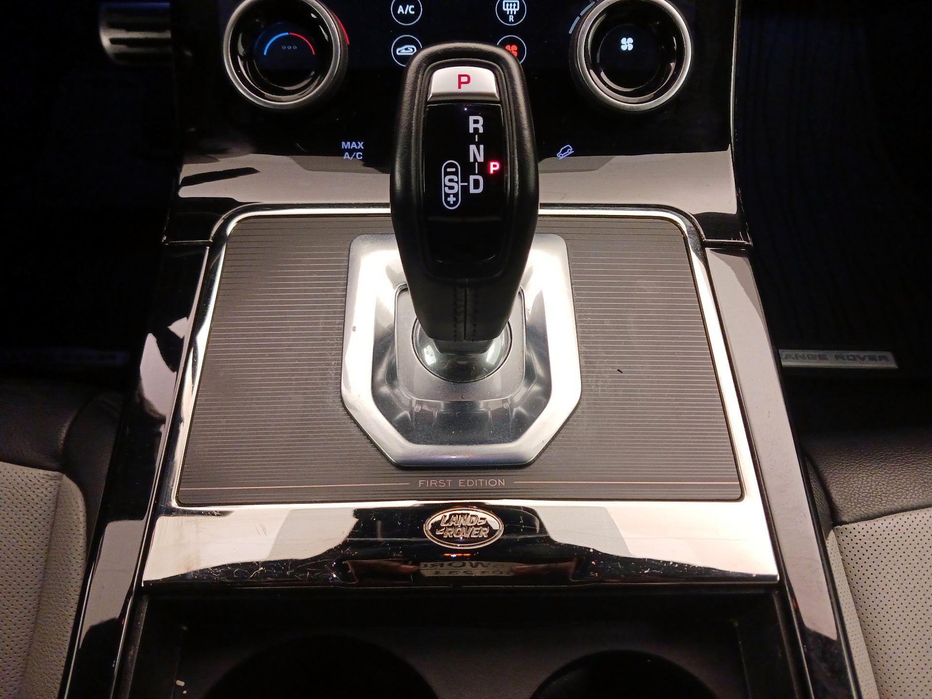 Thumbnail: 2020 Land Rover Range Rover Evoque - 18