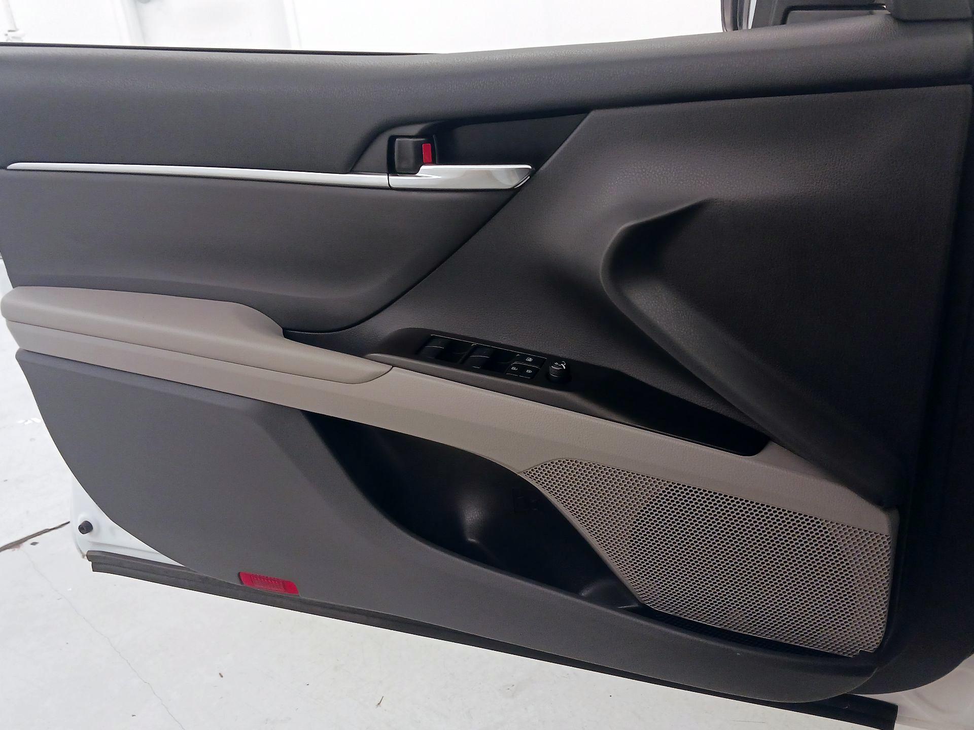 Thumbnail: 2023 Toyota Camry - 12