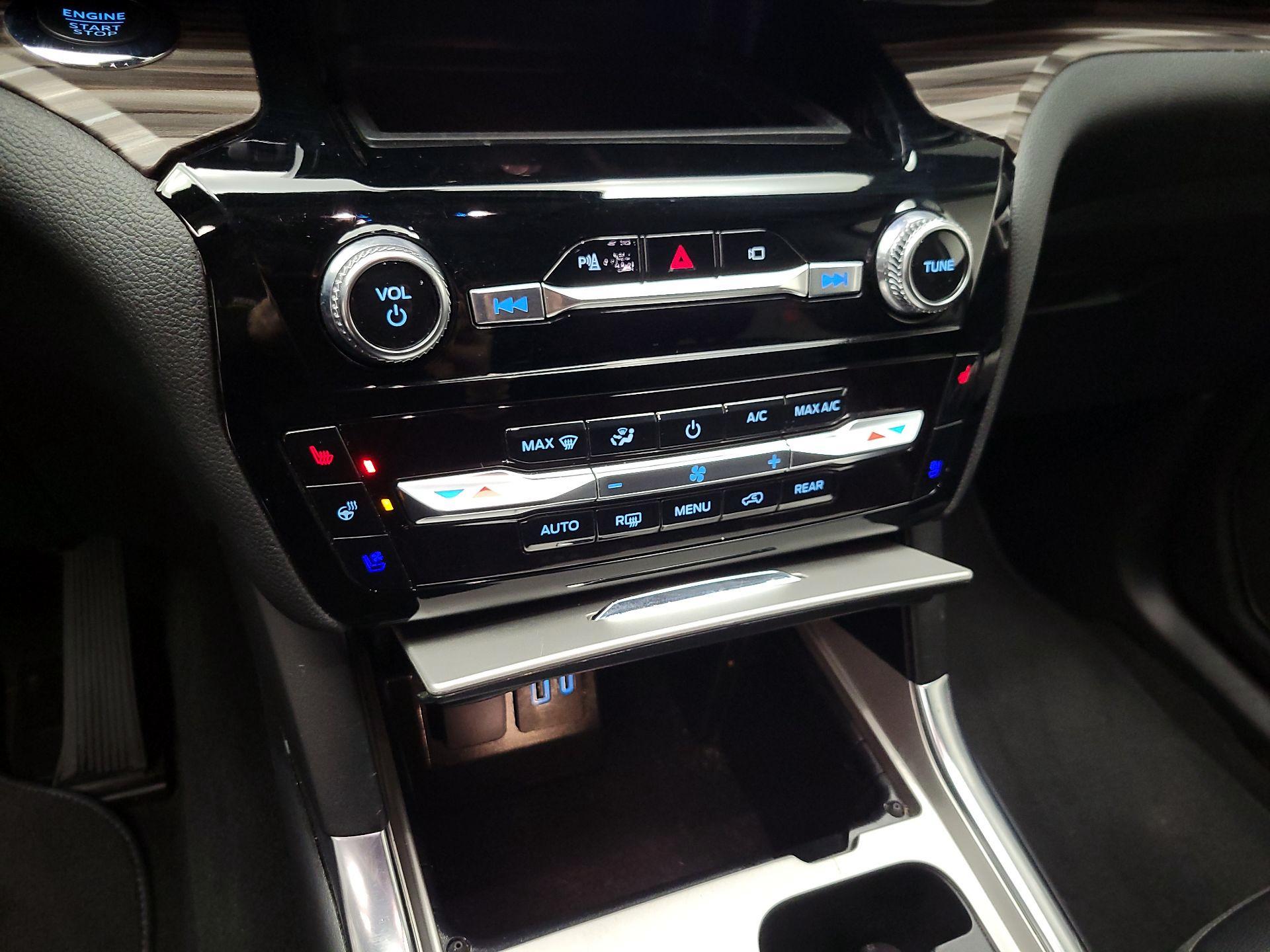 Thumbnail: 2023 Ford Explorer - 17