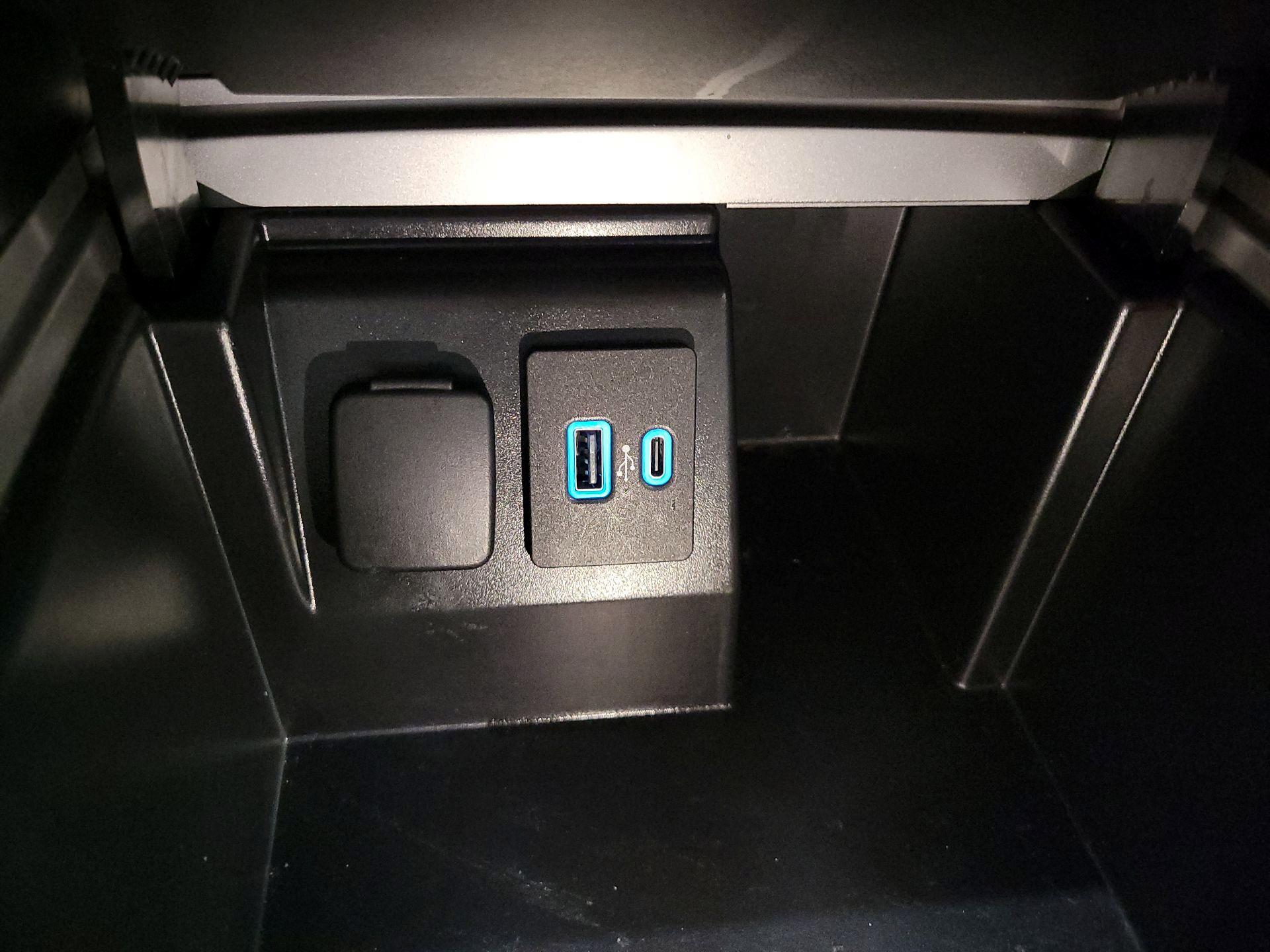 Thumbnail: 2023 Ford Explorer - 18