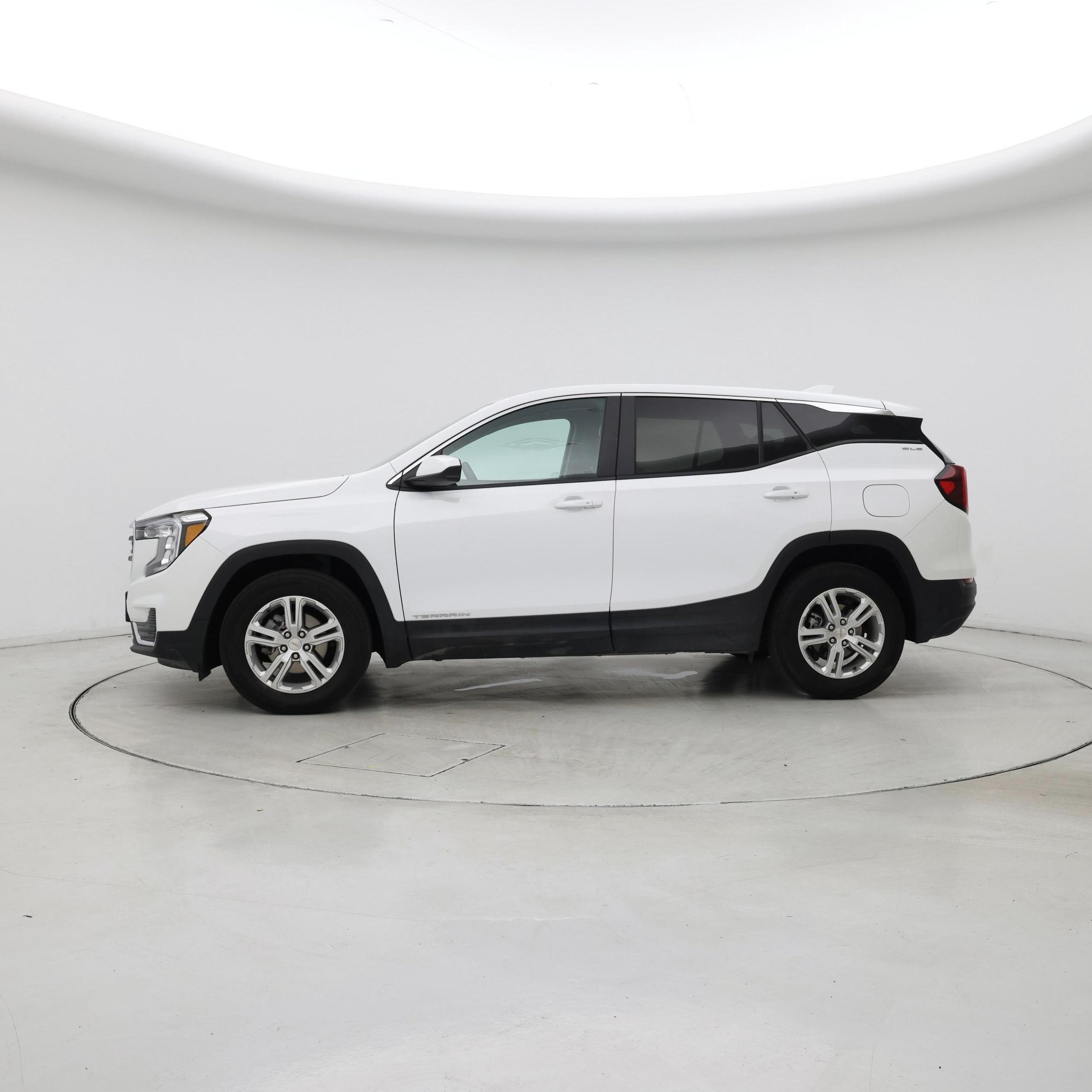 Thumbnail: 2024 GMC Terrain - 3