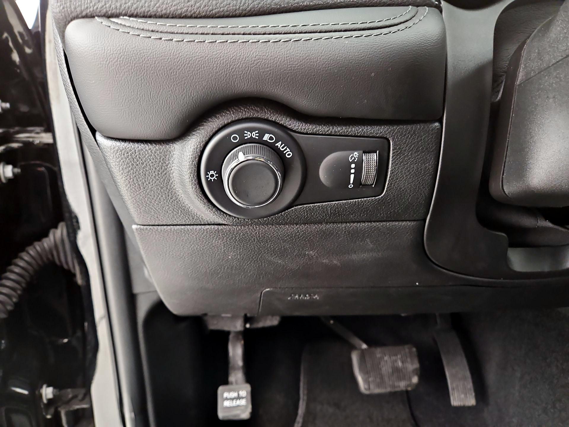 Thumbnail: 2023 Dodge Durango - 13