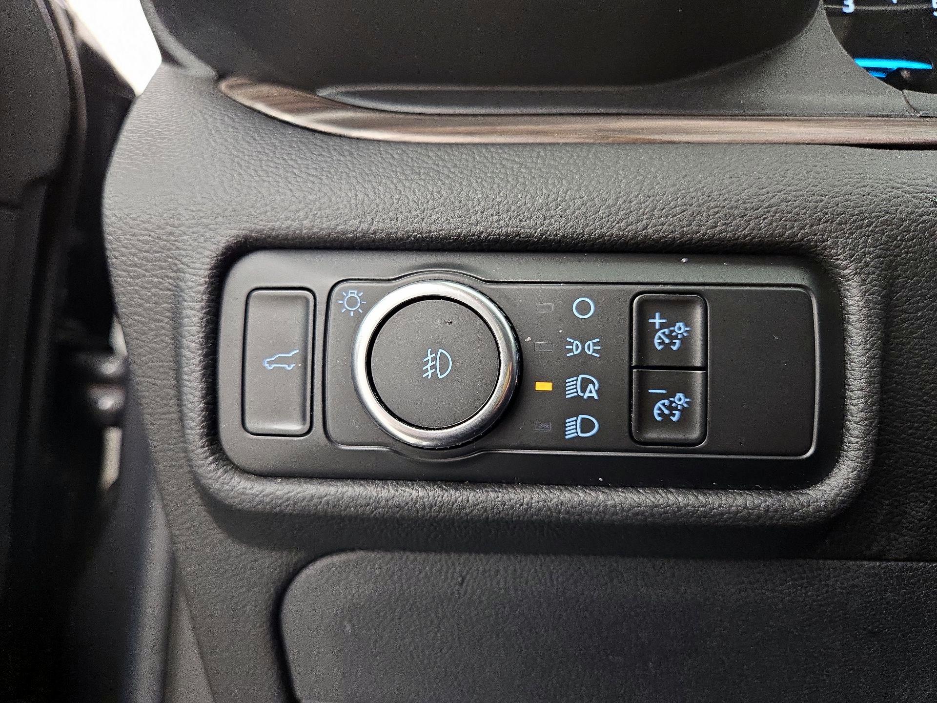 Thumbnail: 2023 Ford Explorer - 13