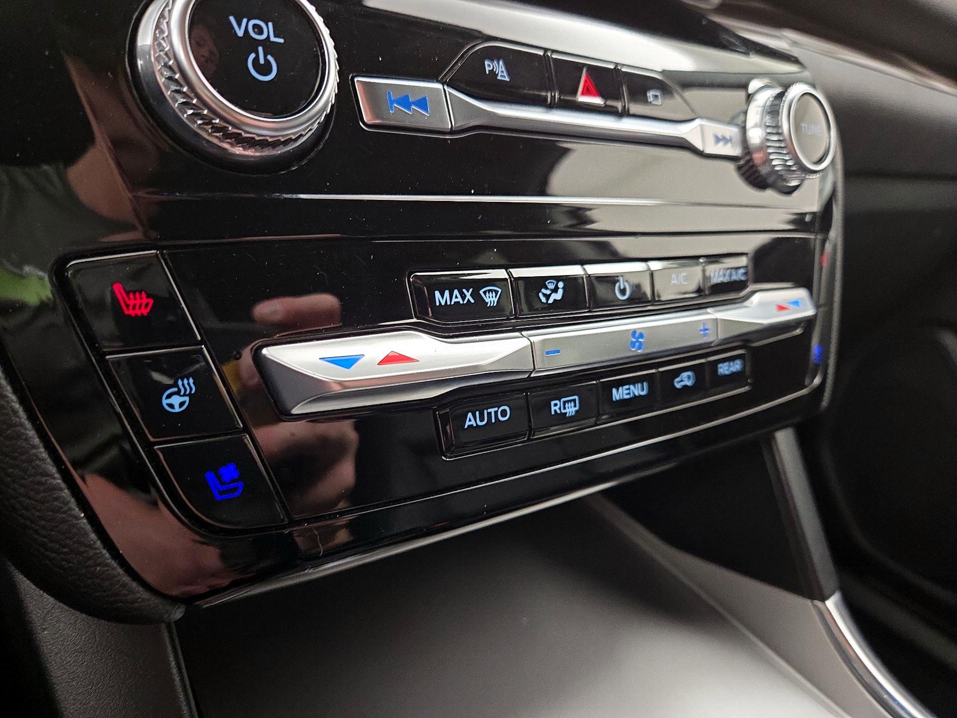 Thumbnail: 2023 Ford Explorer - 17