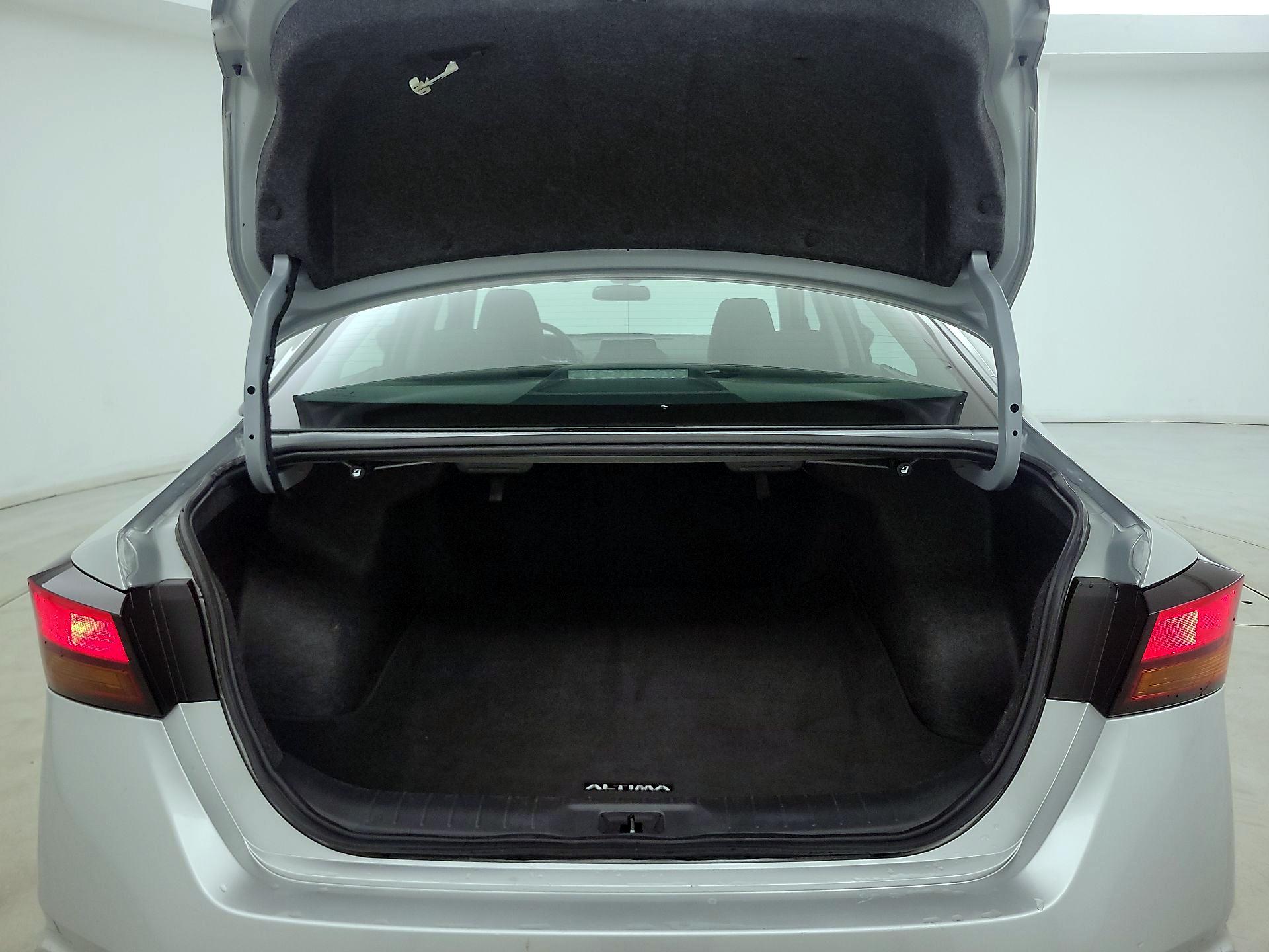 Thumbnail: 2024 Nissan Altima - 20