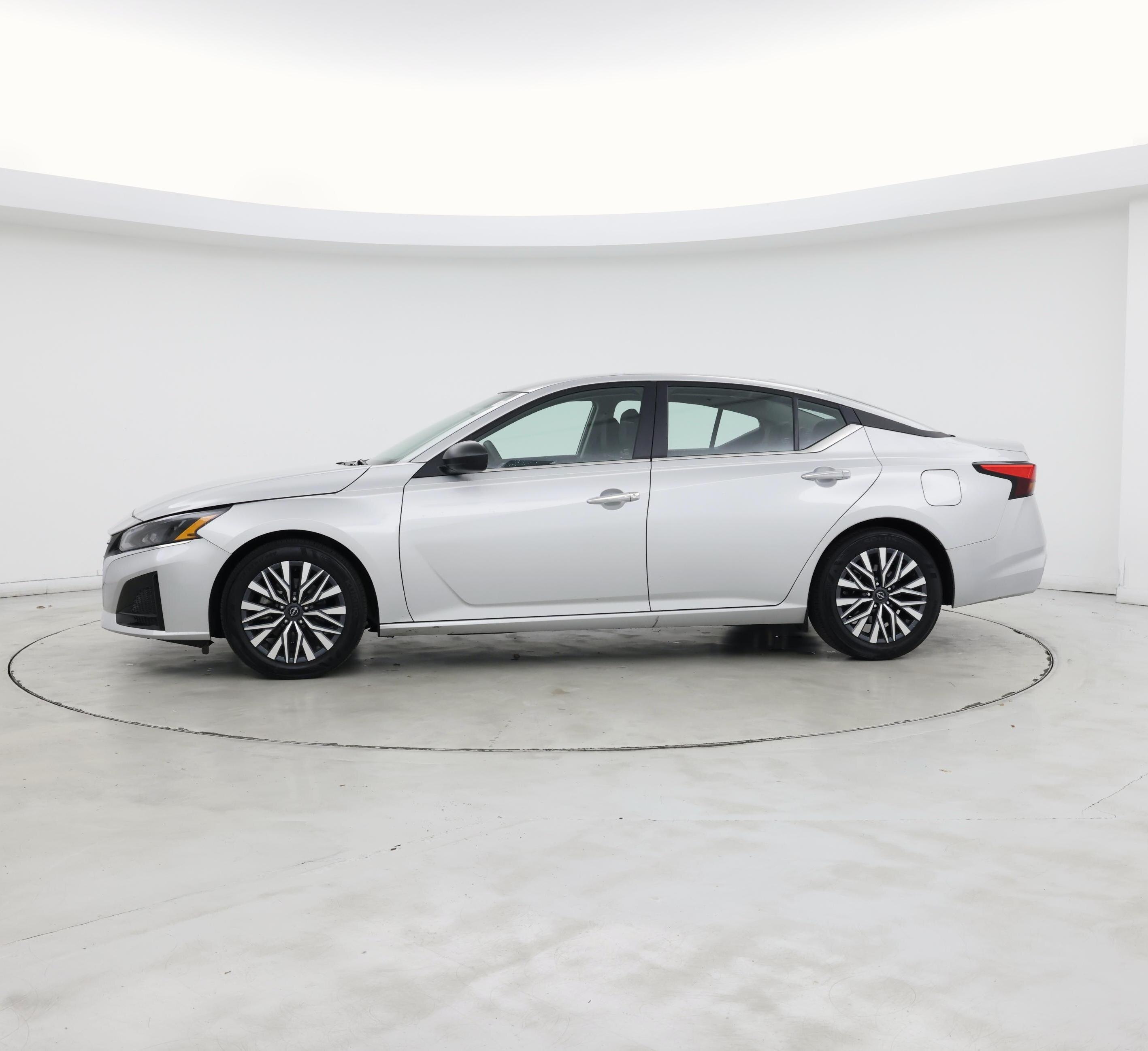 Thumbnail: 2024 Nissan Altima - 3