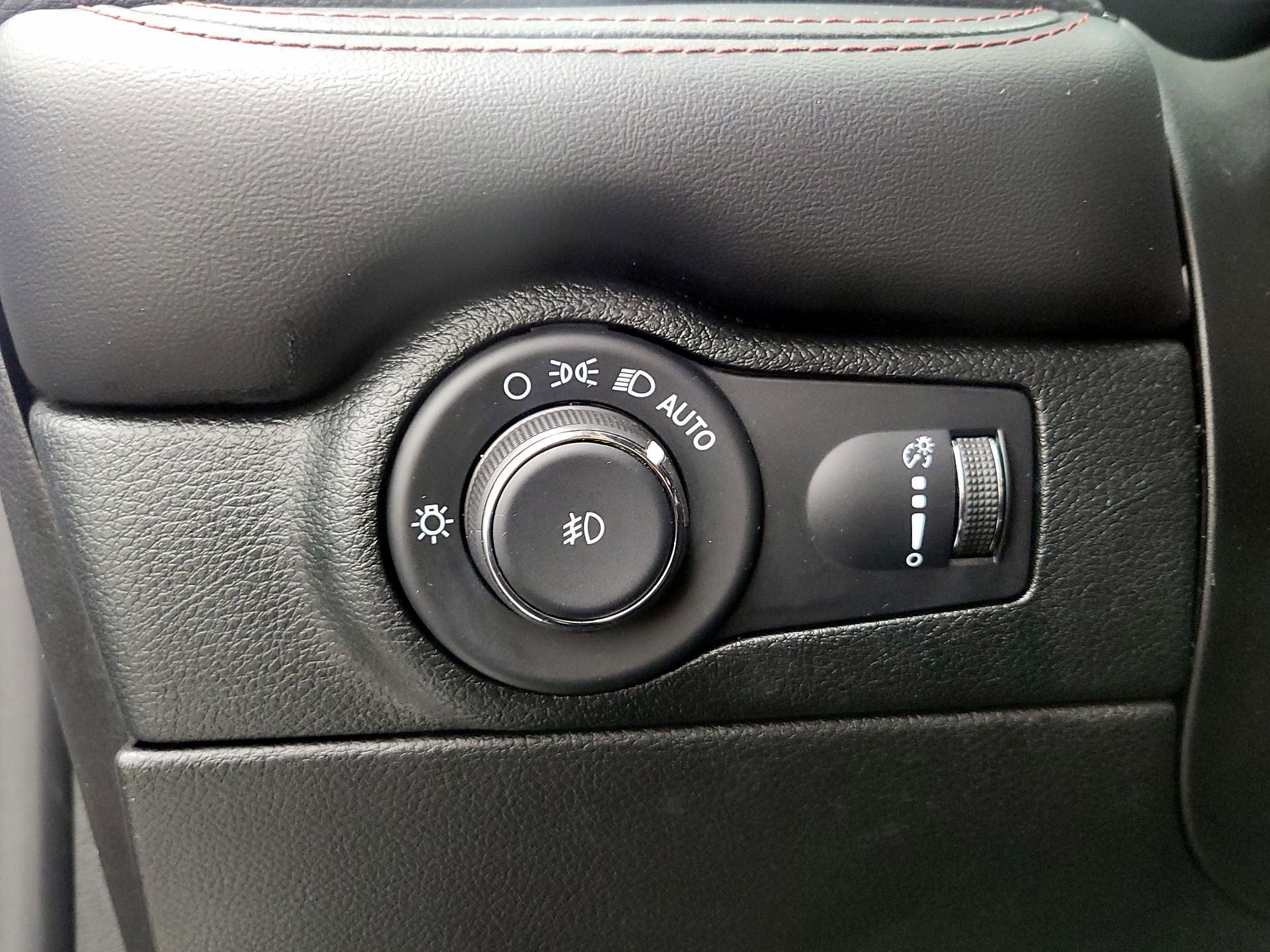 Thumbnail: 2022 Dodge Durango - 13