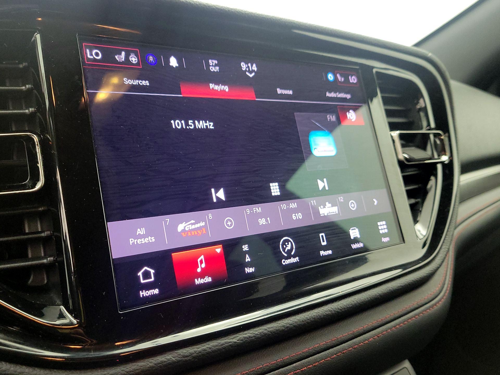 Thumbnail: 2022 Dodge Durango - 16