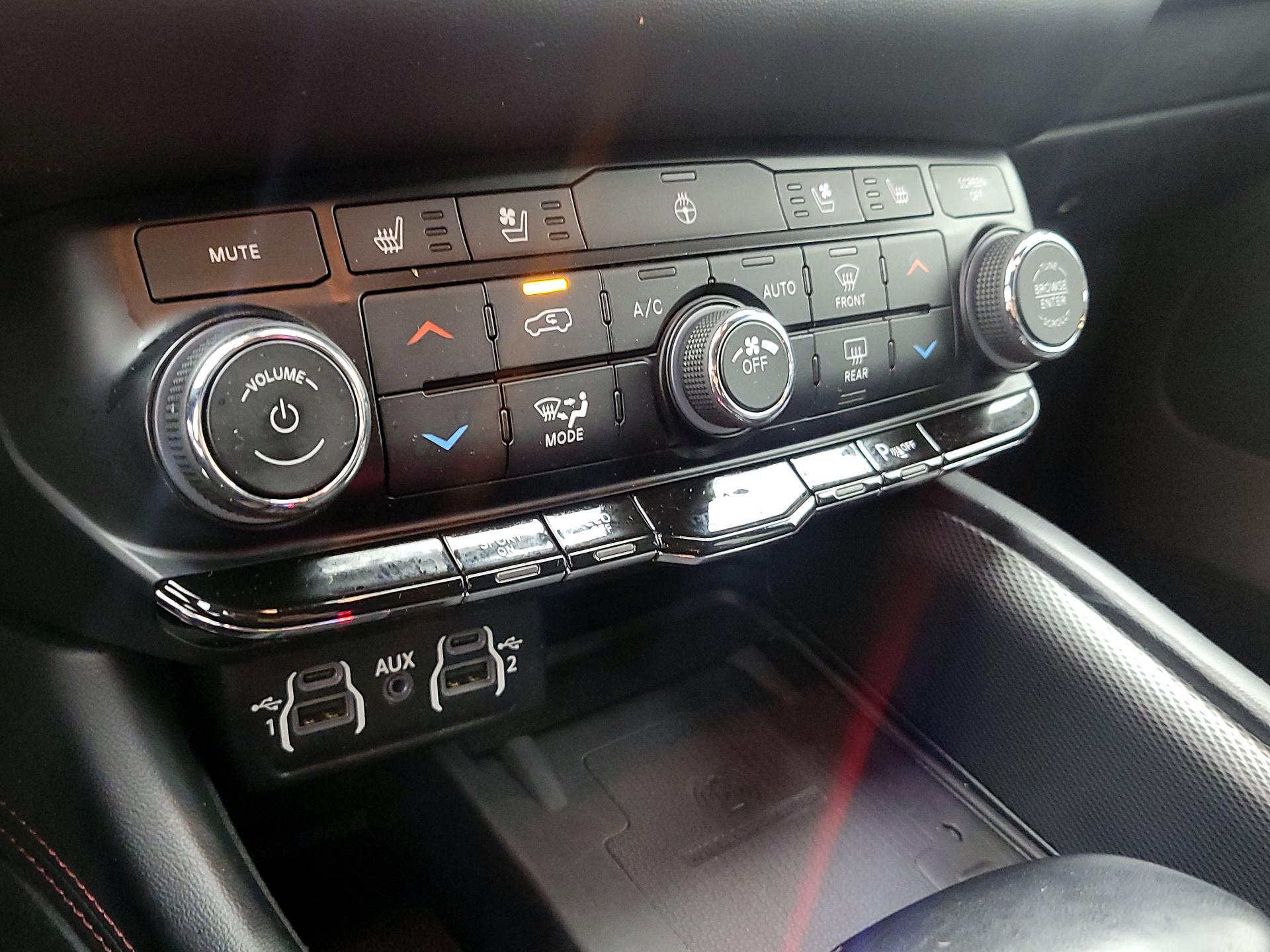 Thumbnail: 2022 Dodge Durango - 17