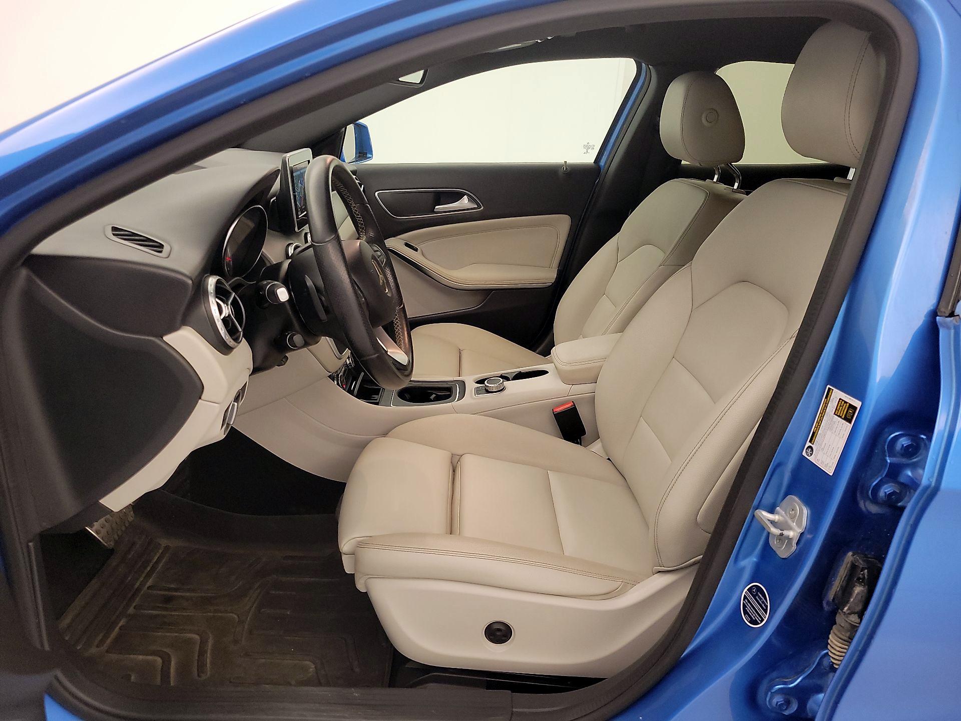 Thumbnail: 2016 Mercedes-Benz GLA - 11