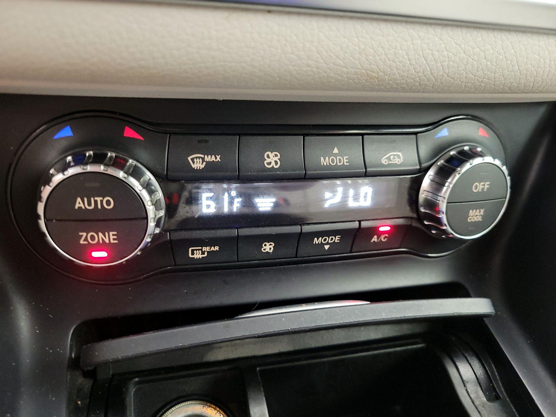 Thumbnail: 2016 Mercedes-Benz GLA - 17