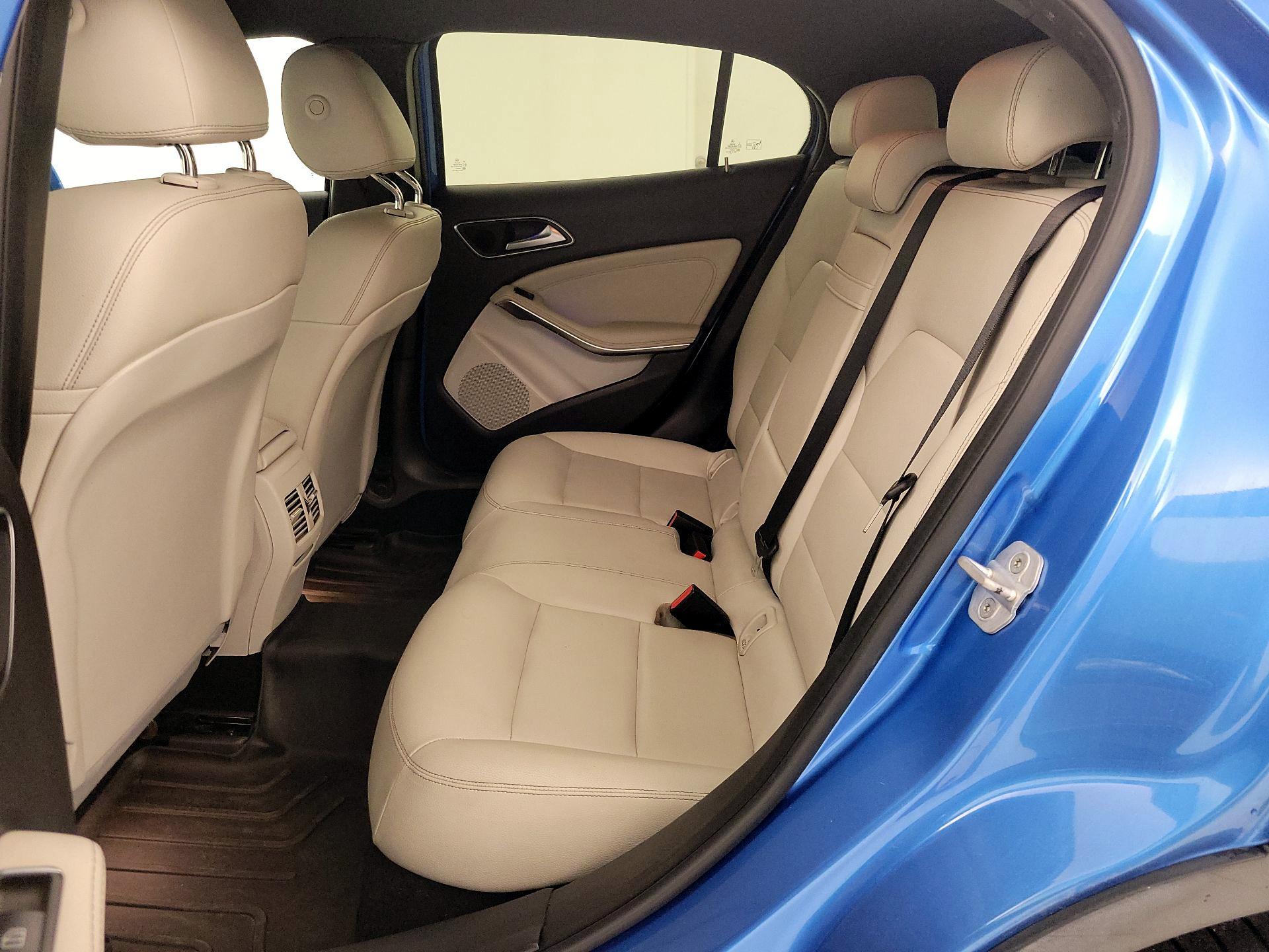 Thumbnail: 2016 Mercedes-Benz GLA - 20