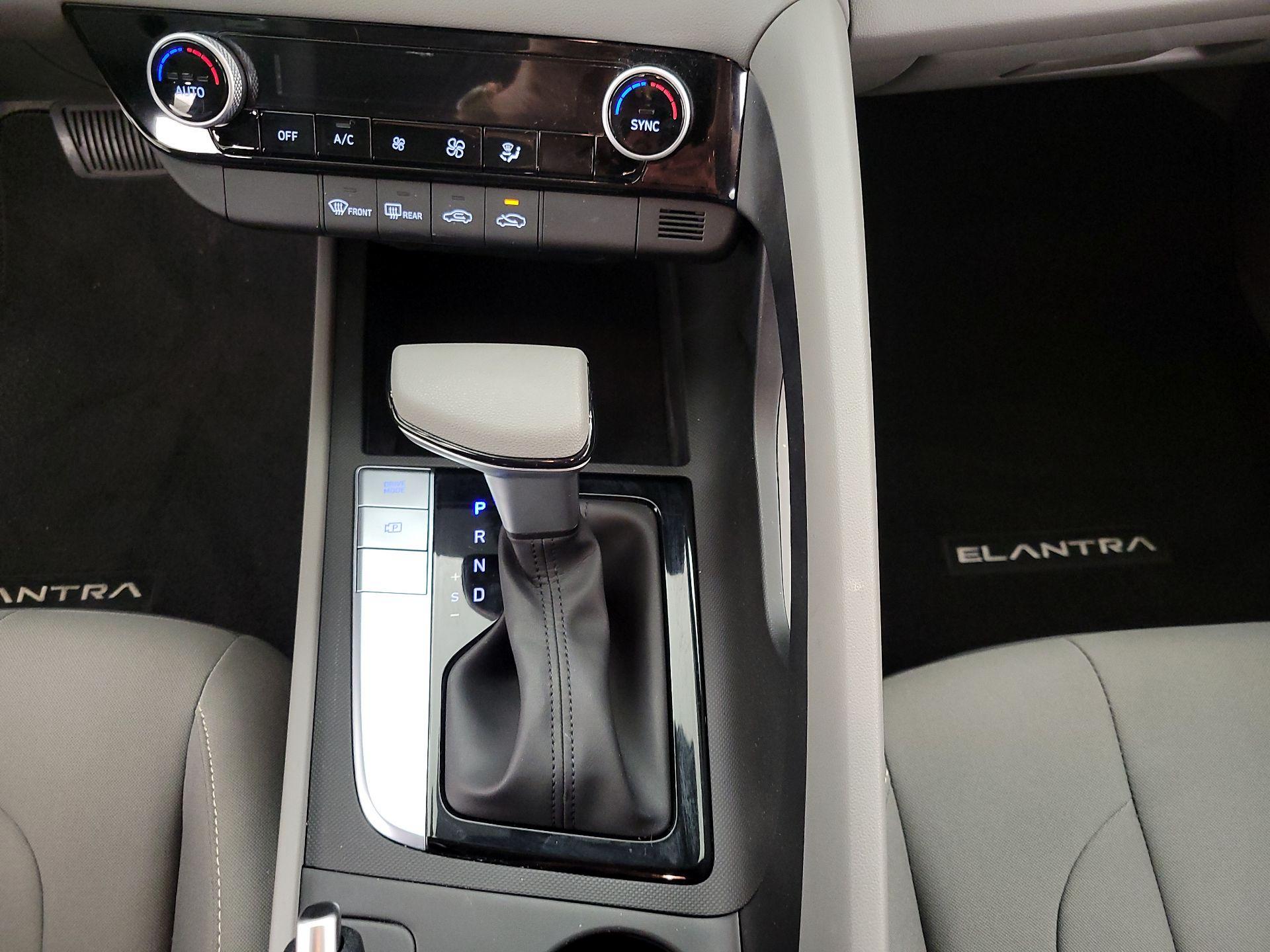 Thumbnail: 2024 Hyundai Elantra - 18