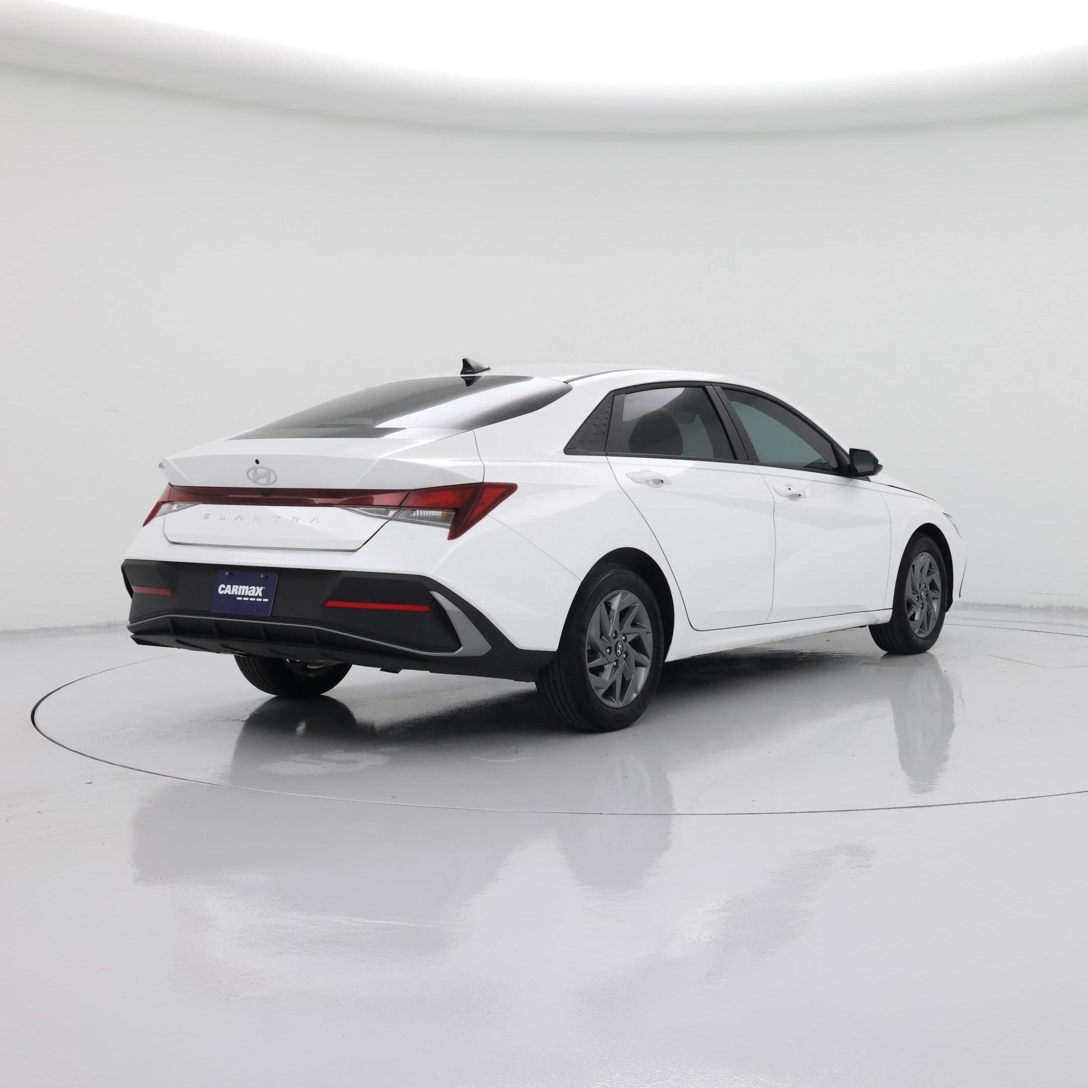 Thumbnail: 2024 Hyundai Elantra - 8