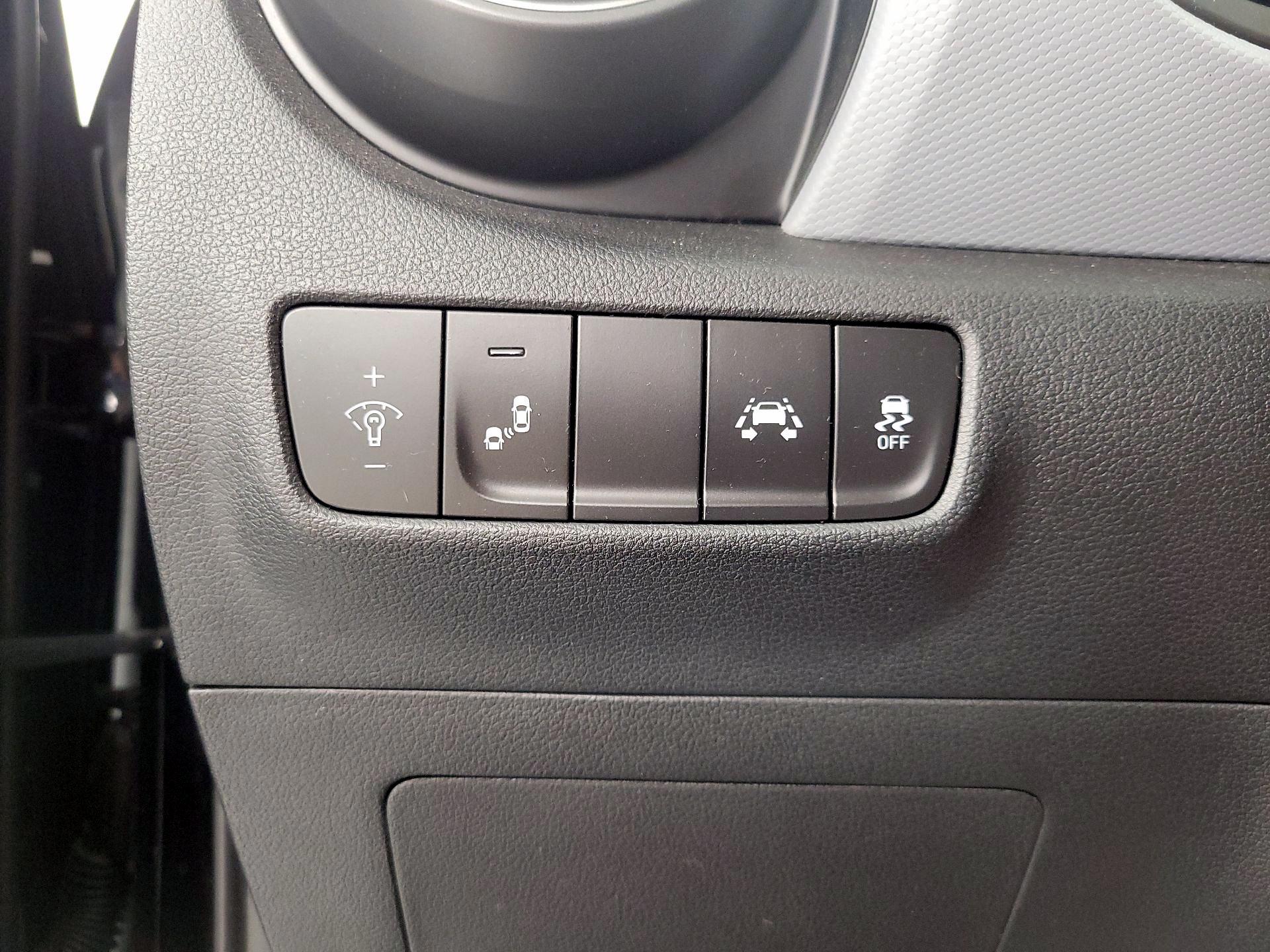 Thumbnail: 2020 Hyundai Kona - 13