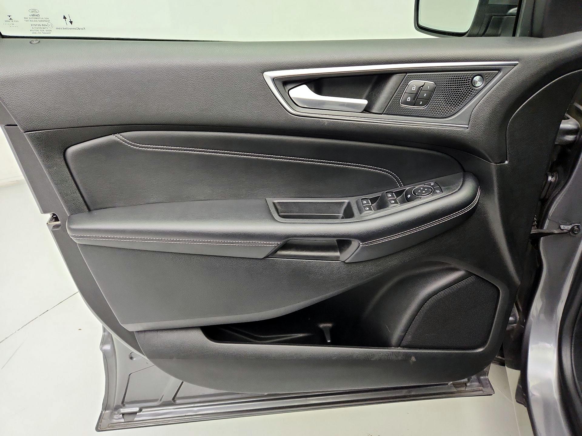 Thumbnail: 2022 Ford Edge - 12