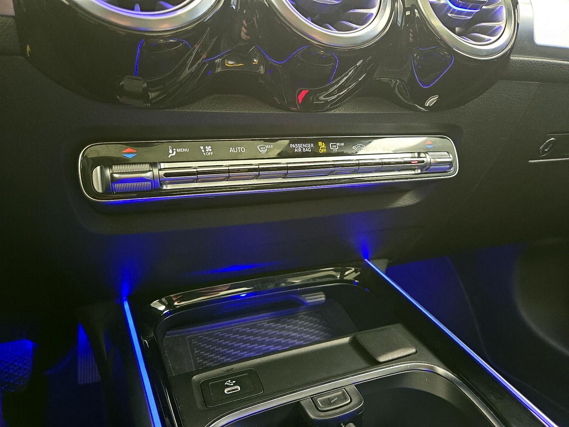 Thumbnail: 2024 Mercedes-Benz GLB - 17