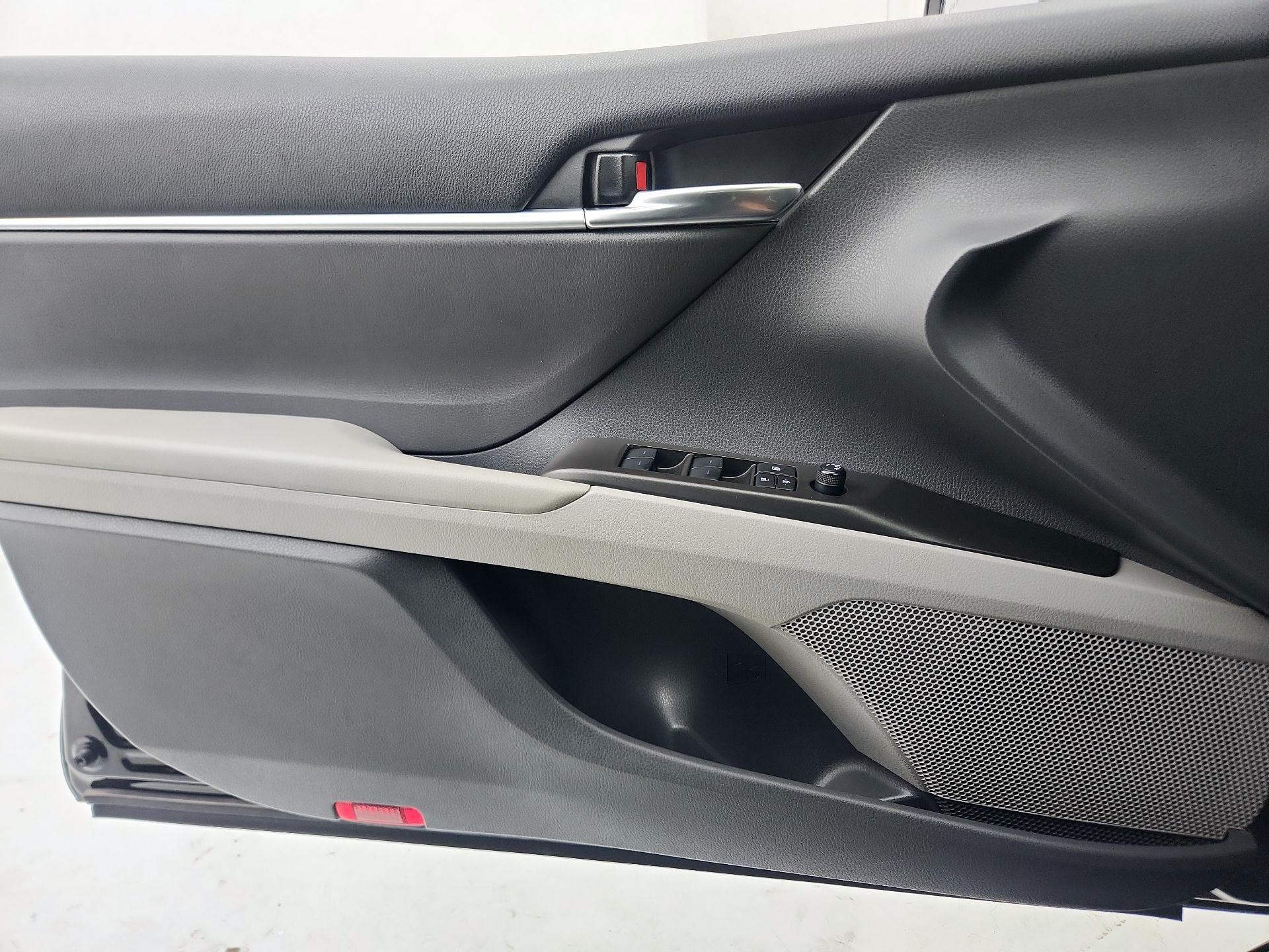 Thumbnail: 2023 Toyota Camry - 12